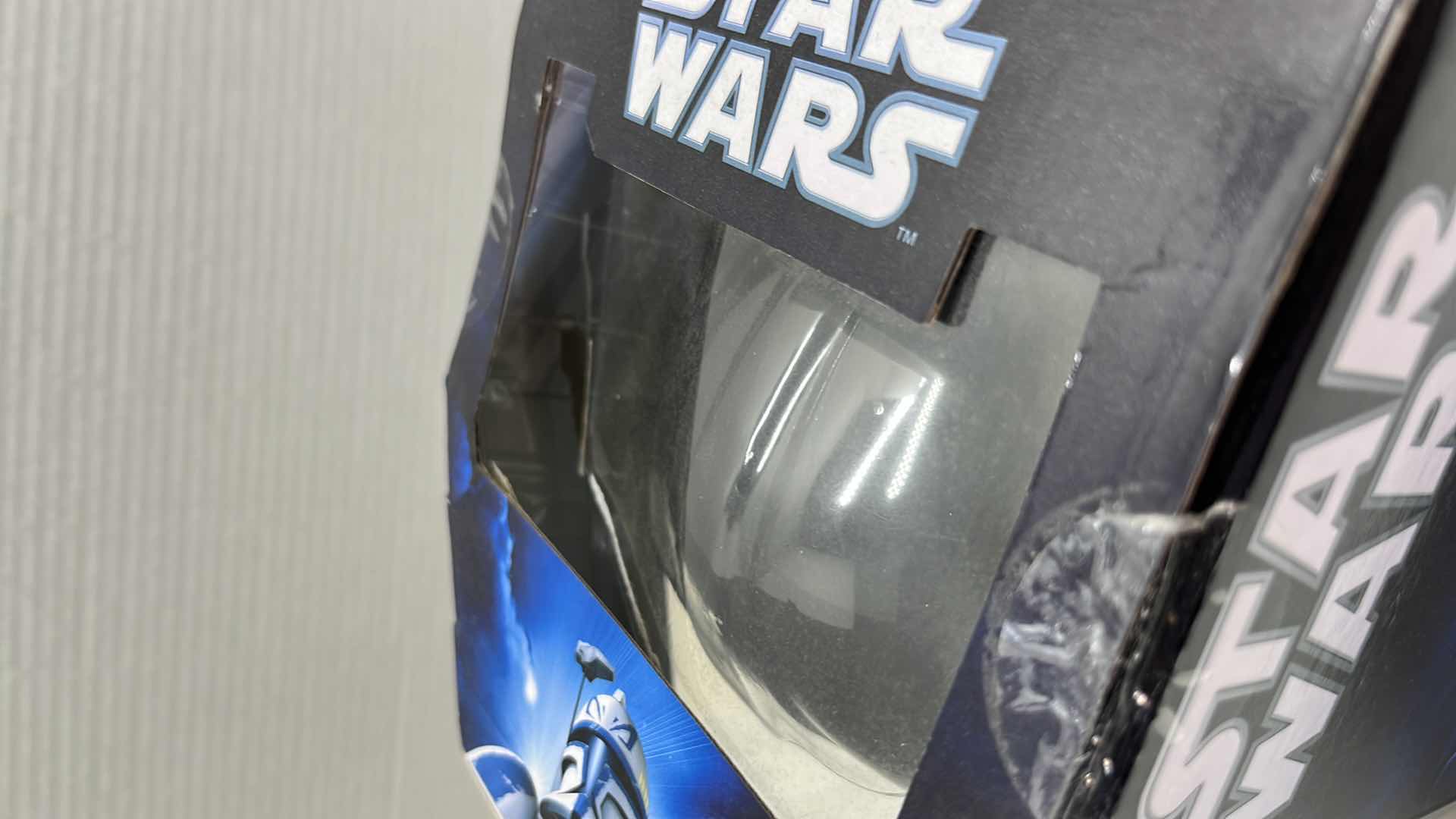 Photo 5 of $50.00 NIB SAKAR INTL STAR WARS DARTH VADER CLOCK RADIO (1)