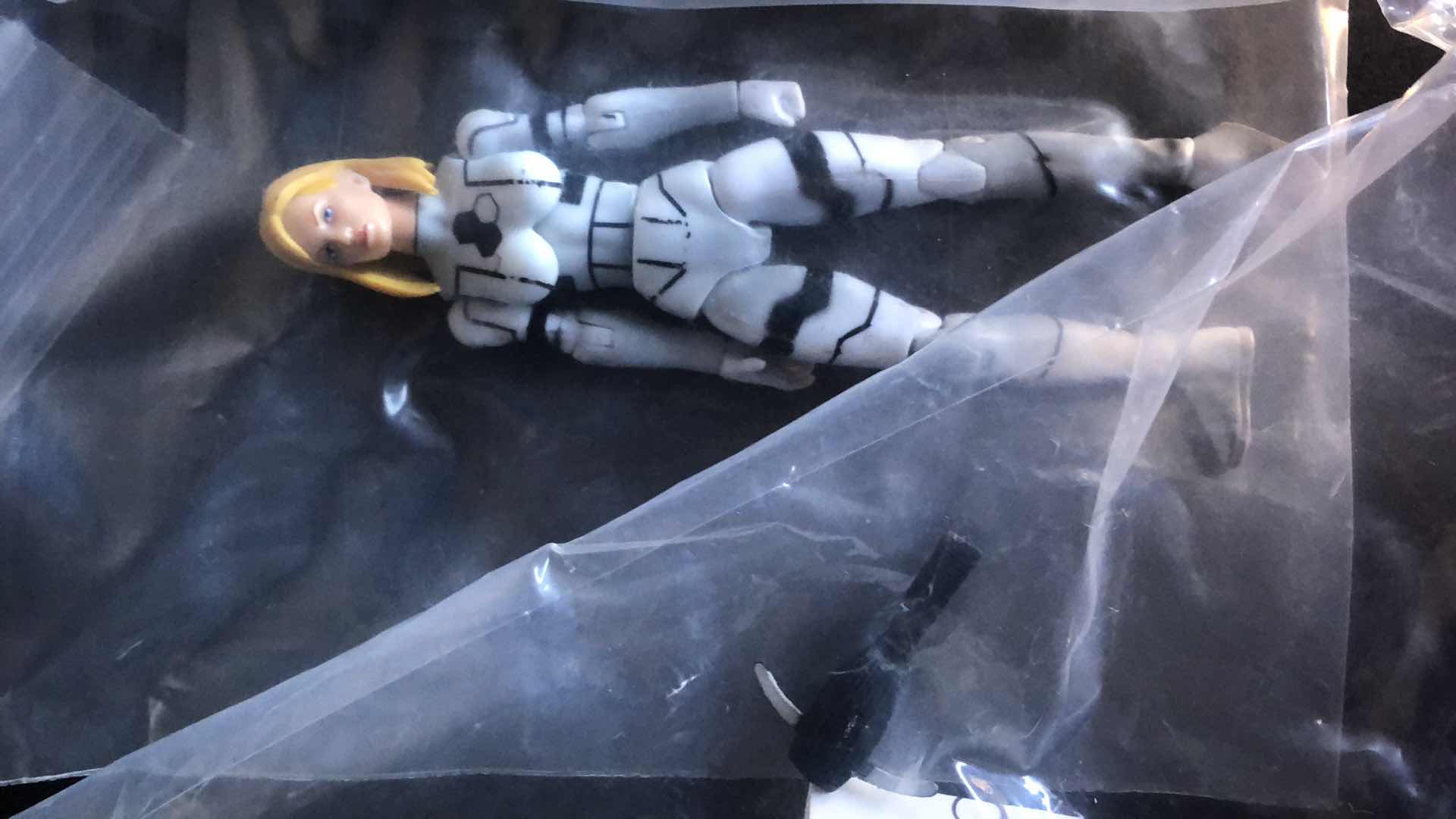 Photo 1 of ASSORTMENT OF UNBOXED ACTION FIGURES (4)