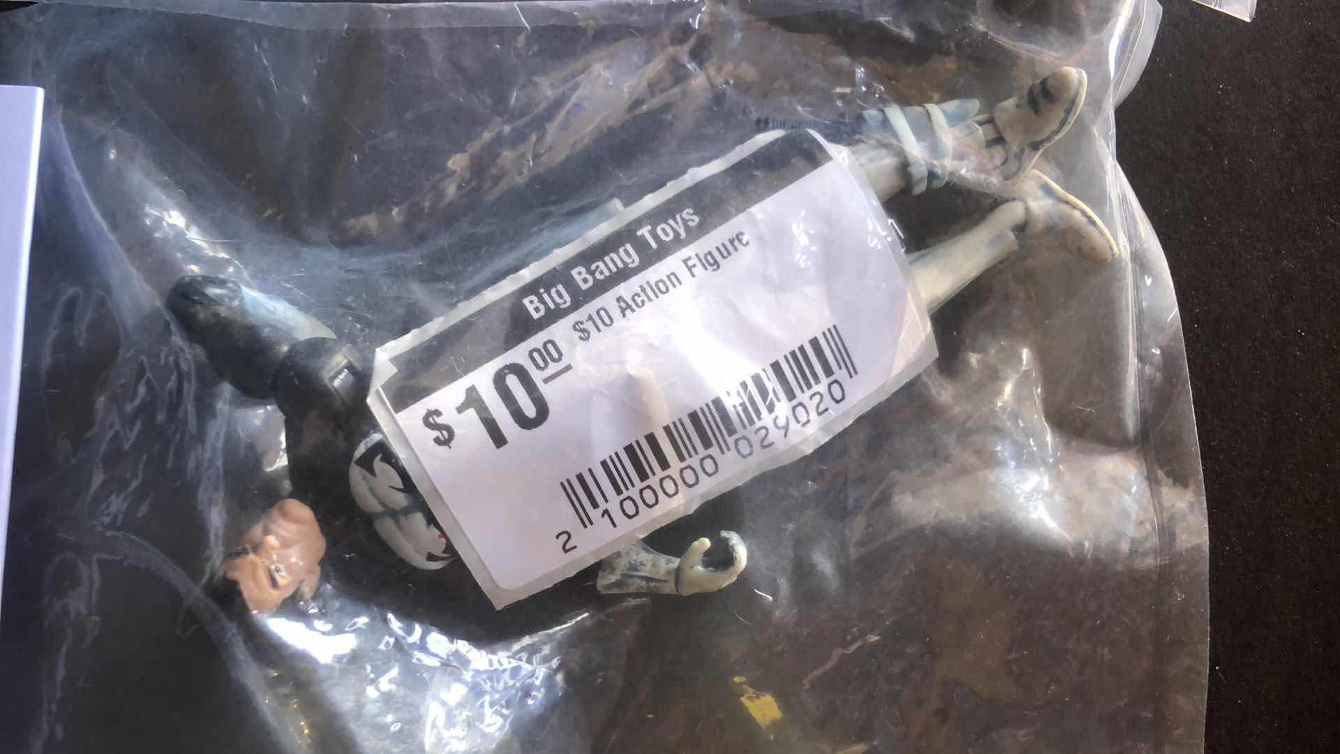 Photo 1 of ASSORTMENT OF UNBOXED SUPER HERO ACTION FIGURES (4)