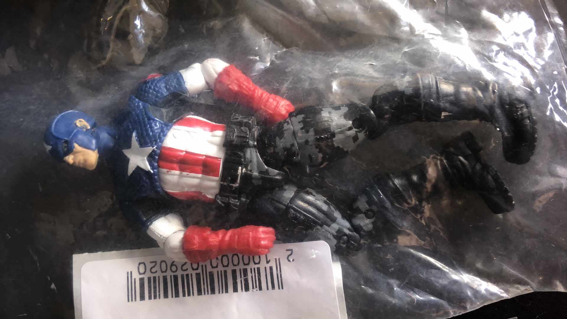Photo 1 of ASSORTMENT OF UNBOXED SUPER HERO ACTION FIGURES (4)