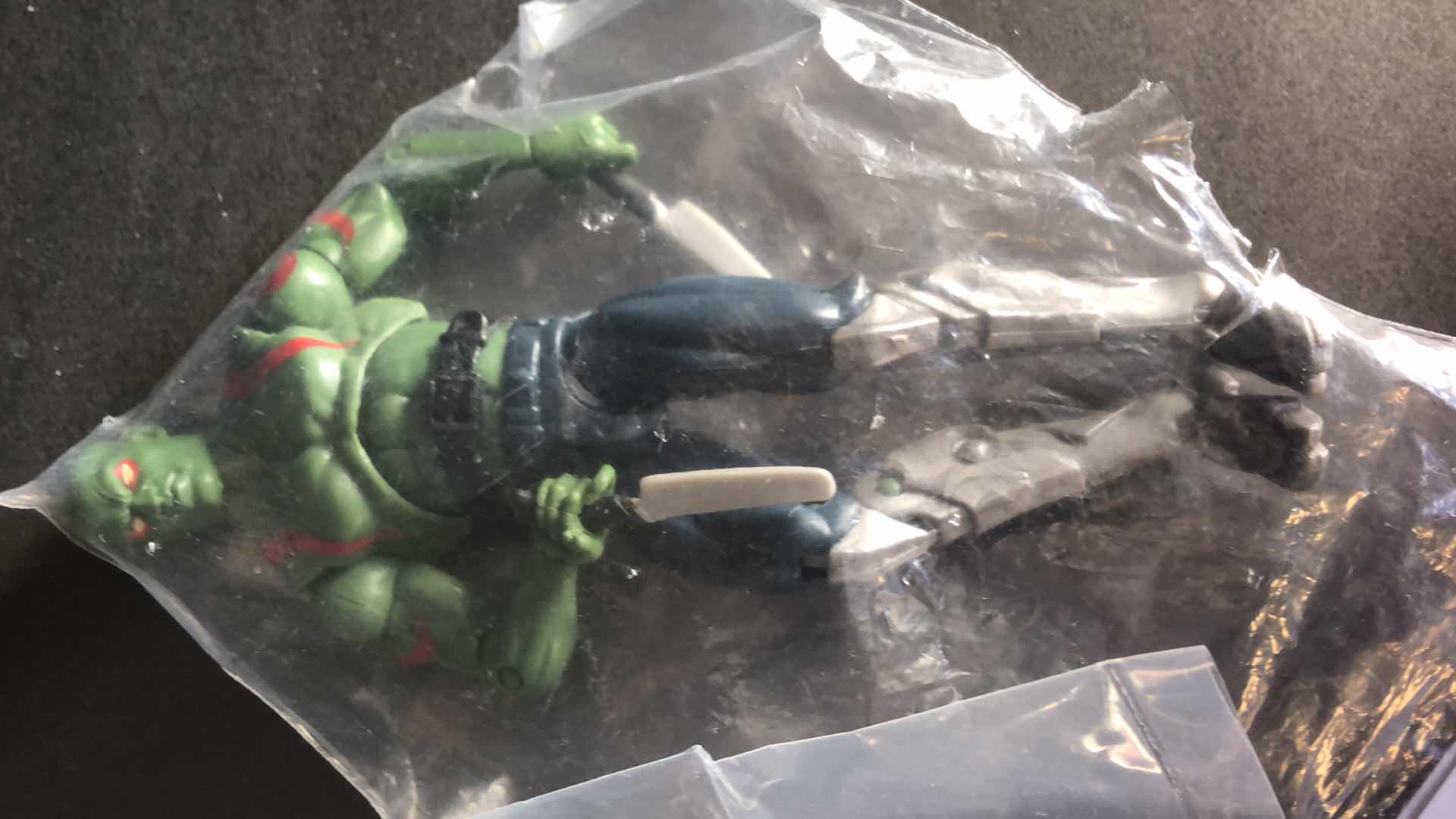 Photo 1 of ASSORTMENT OF UNBOXED SUPER HERO ACTION FIGURES (4)