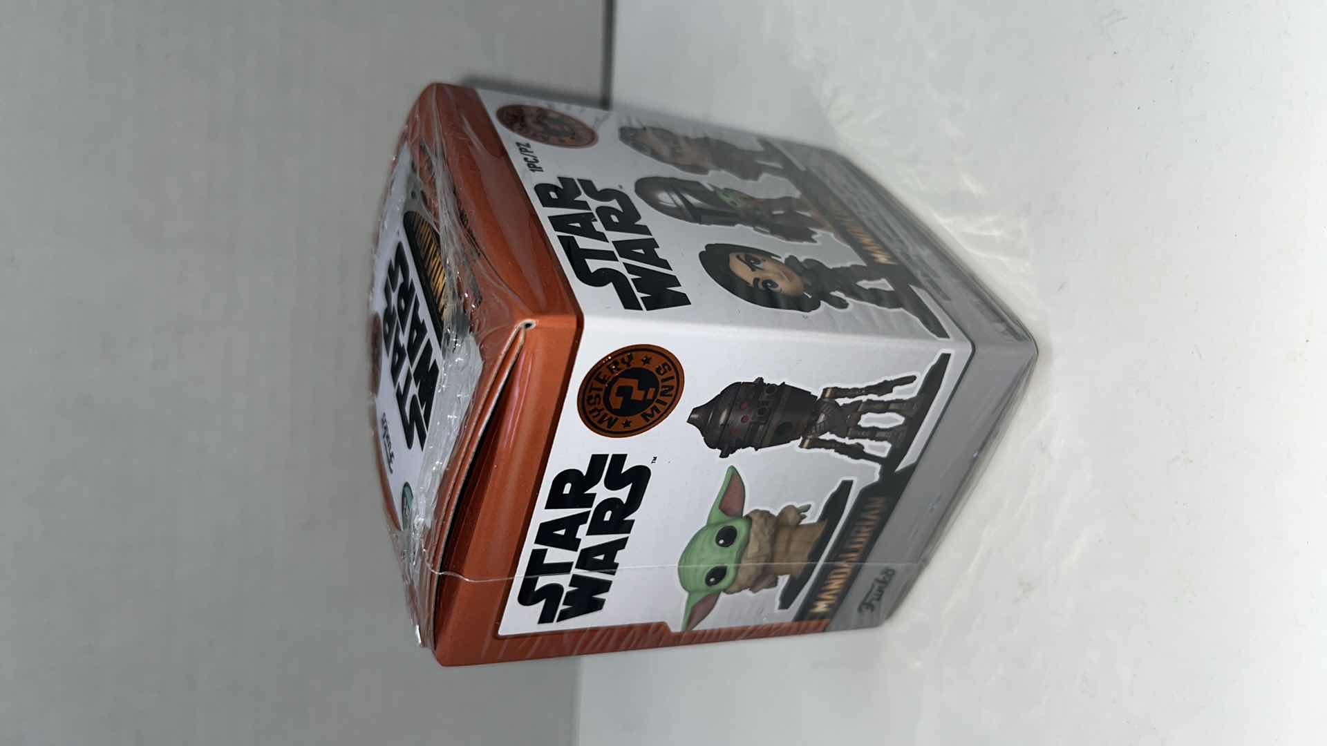 Photo 1 of NIB FUNKO POP STAR WARS THE MANDALORIAN MYSTERY BOBBLE HEAD & THE CHILD W CUP POCKET POP KEYCHAIN (2)