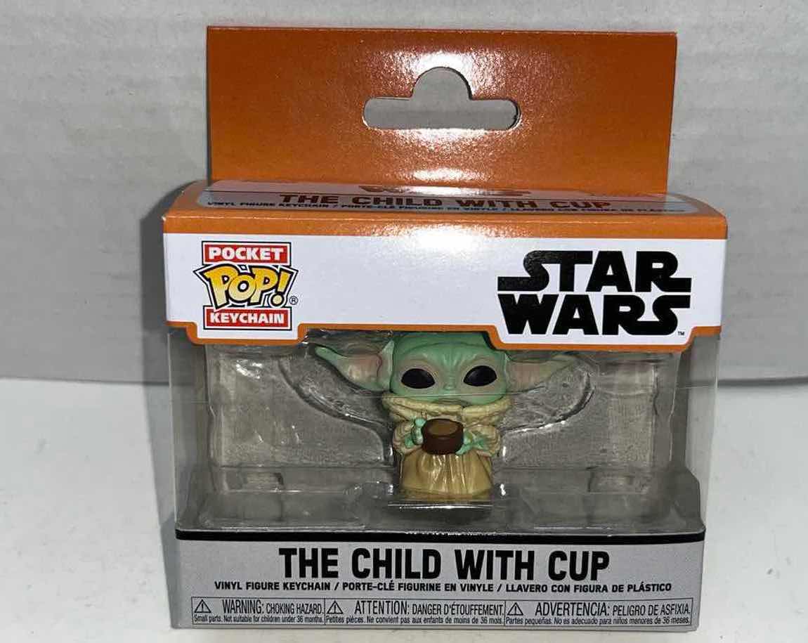Photo 1 of NIB FUNKO POP STAR WARS THE MANDALORIAN MYSTERY BOBBLE HEAD & THE CHILD W CUP POCKET POP KEYCHAIN (2)