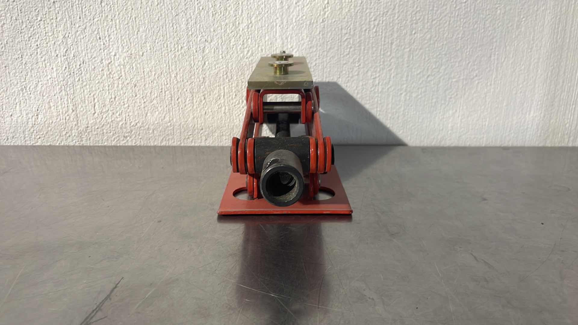 Photo 1 of US JACK MODEL SJ-1.5 1-1/2 TON CAPACITY SCISSORS JACK