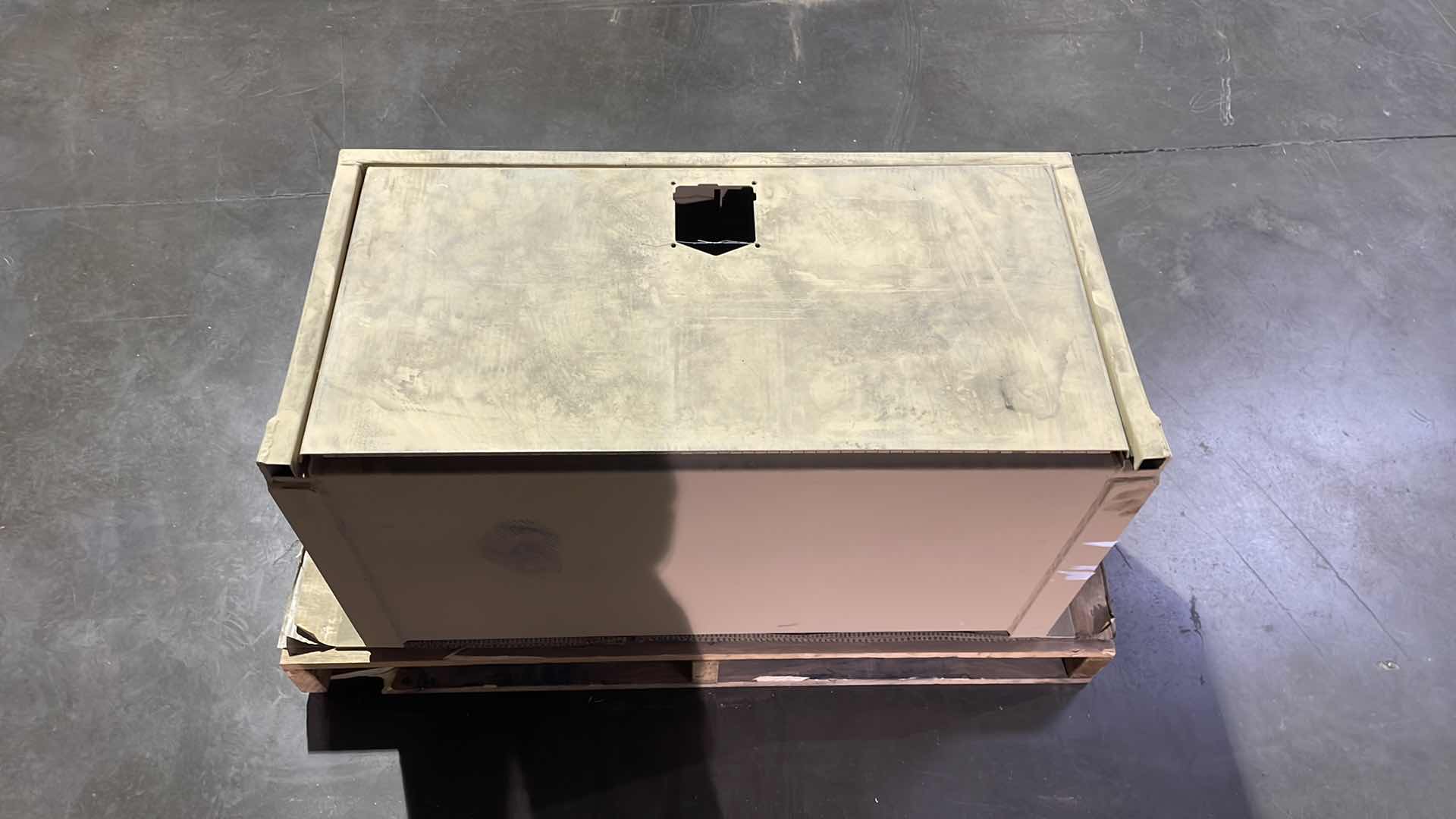 Photo 1 of UNDER TRUCK MOUNTABLE CARGO BOX 36” X 18” H18” NEEDS HANDLE LATCH