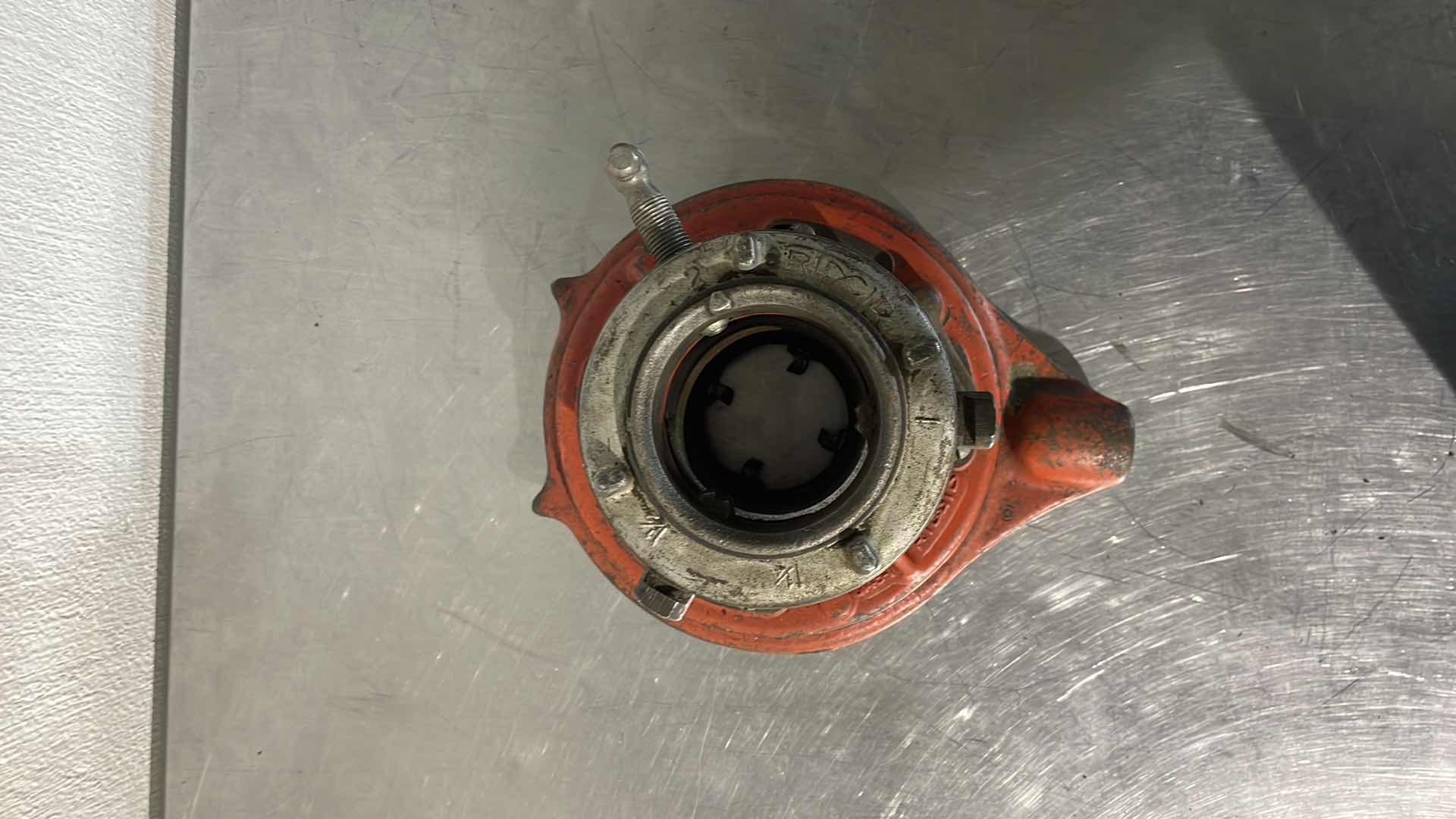 Photo 2 of RIDGID 65-R PIPE THREADER DIE HEAD FOR 1" TO 2" SIZE C 148-1