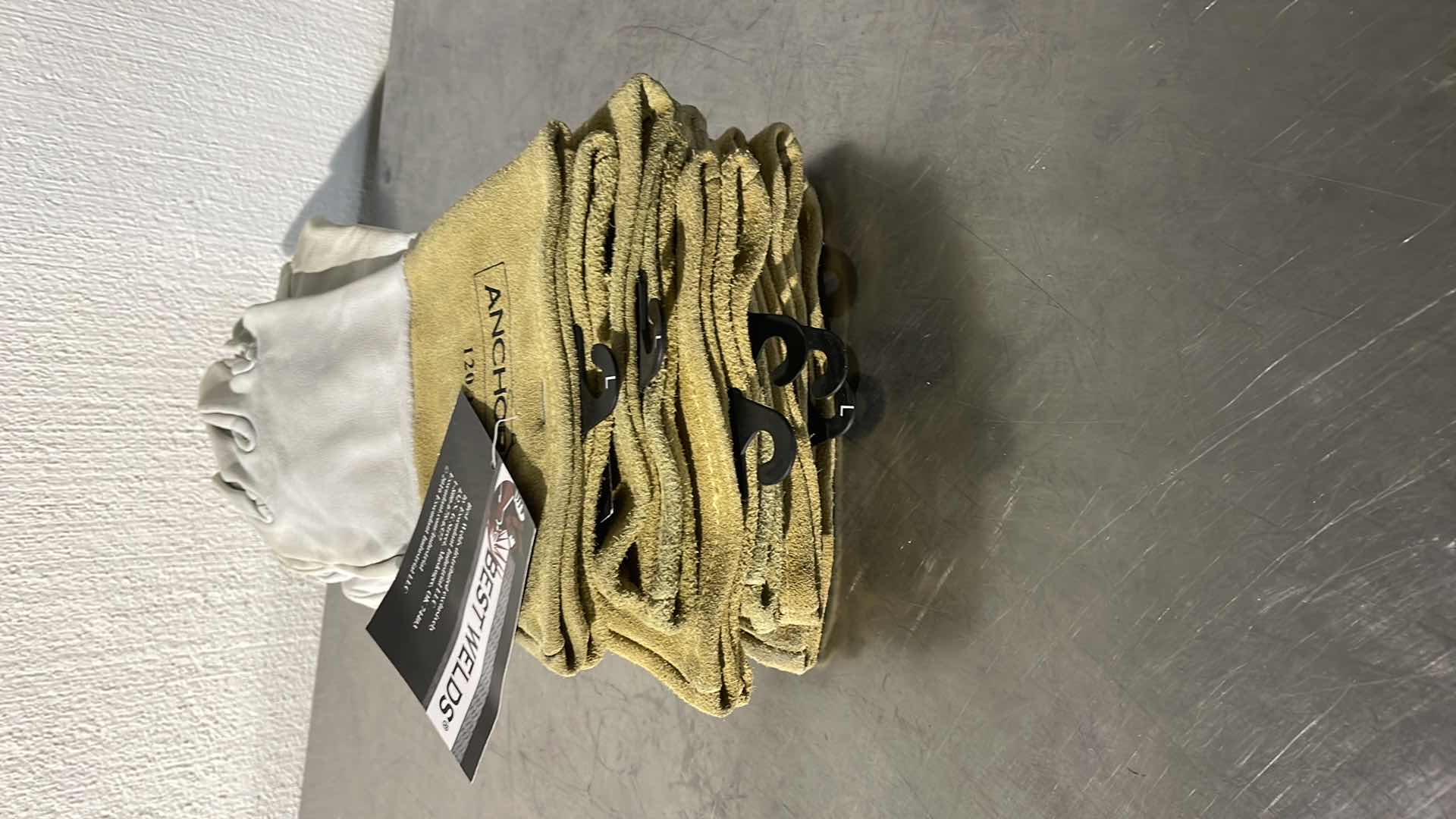 Photo 1 of BEST WELDS CAPESKIN TIG WELD GLOVE LARGE (6 PAIR)