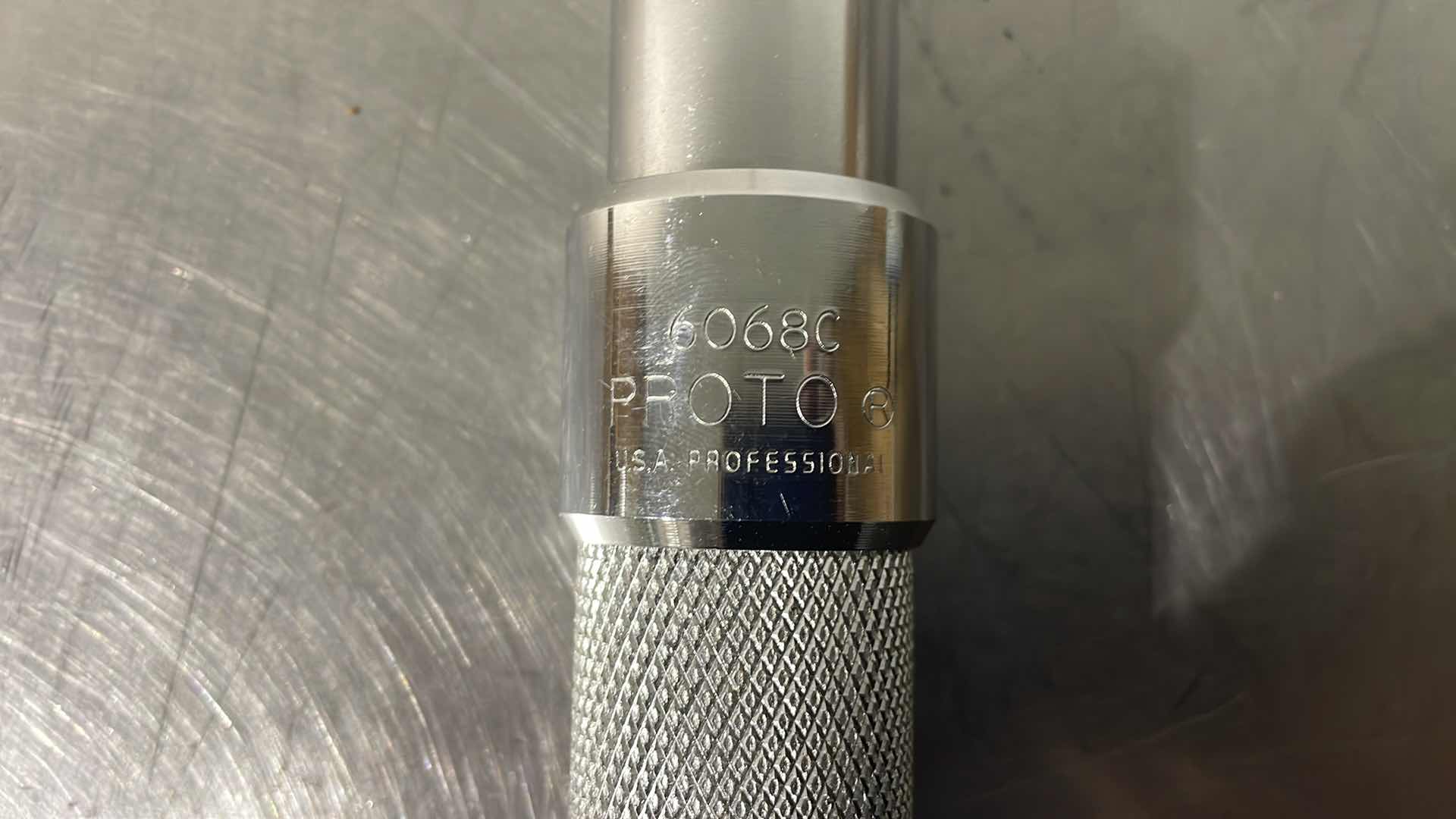 Photo 1 of PROTO PROFESSIONAL USA 6068C 1/2"- DRIVE MICROMETER TORQUE WRENCH 300-1800IN/LBS