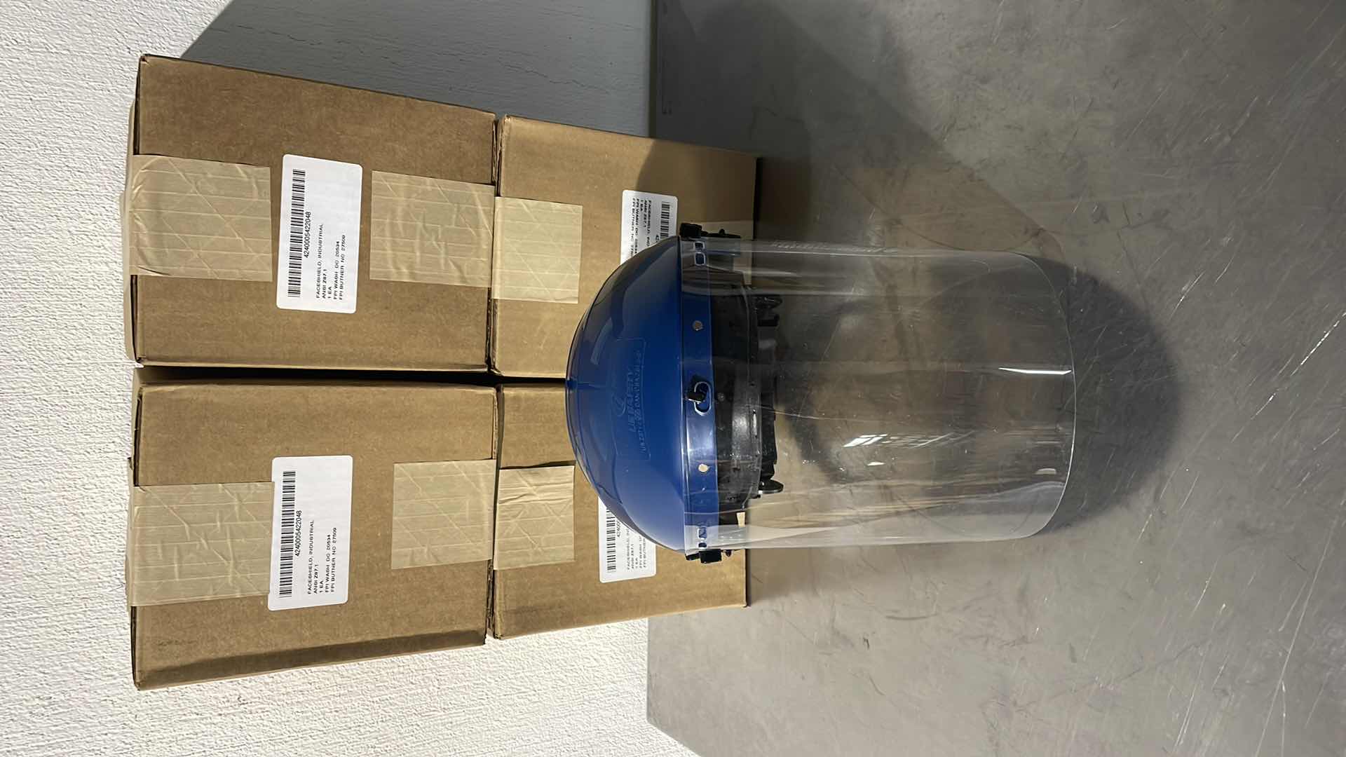 Photo 1 of US SAFETY INDUSTRIAL FACE SHIELD (5)