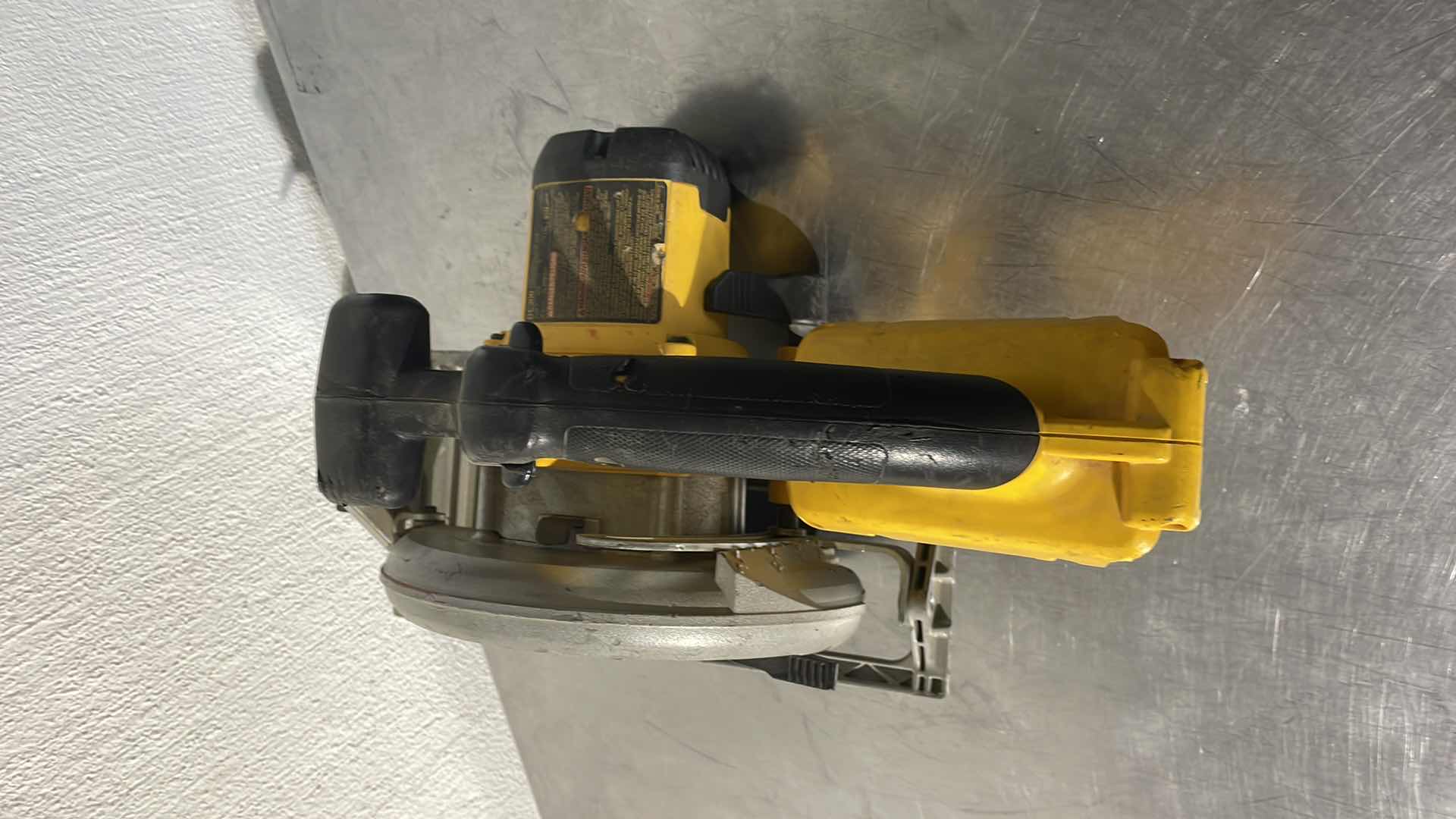 Photo 1 of DEWALT 36V DC300 7-1/4” CORDLESS CIRCULAR SAW UNTESTED