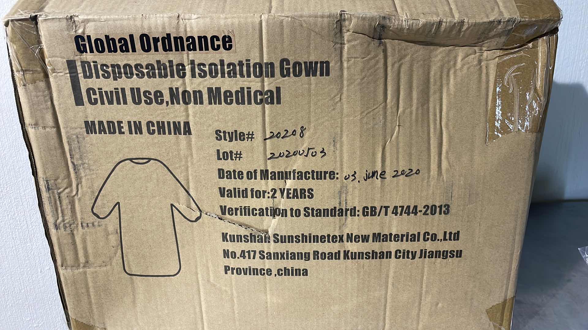 Photo 1 of DISPOSABLE ISOLATION GOWN CIVIL USE NON MEDICAL (100)