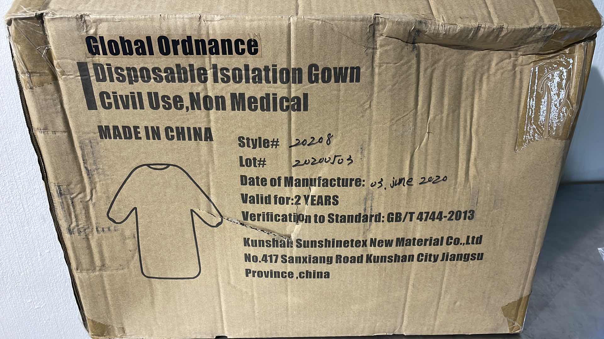 Photo 1 of DISPOSABLE ISOLATION GOWN CIVIL USE NON MEDICAL (100)