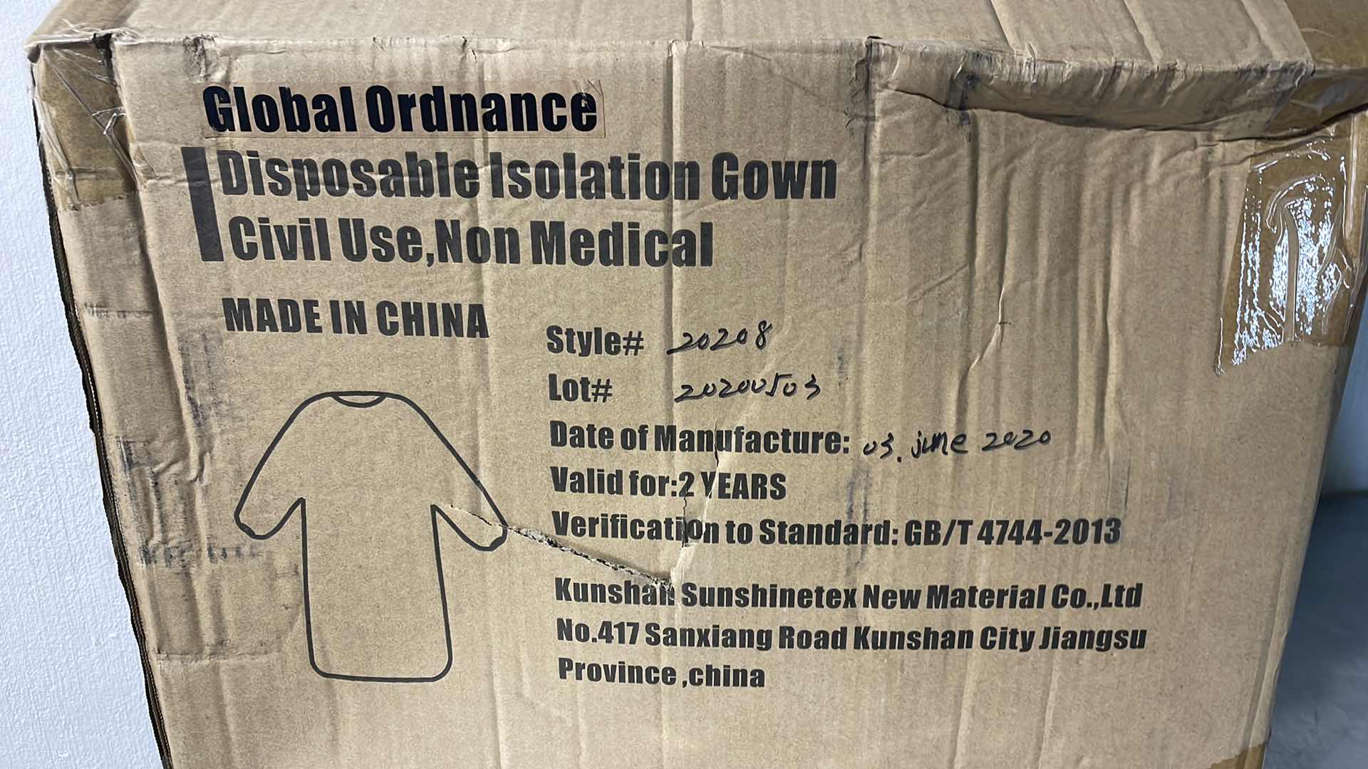 Photo 1 of DISPOSABLE ISOLATION GOWN CIVIL USE NON MEDICAL (100)