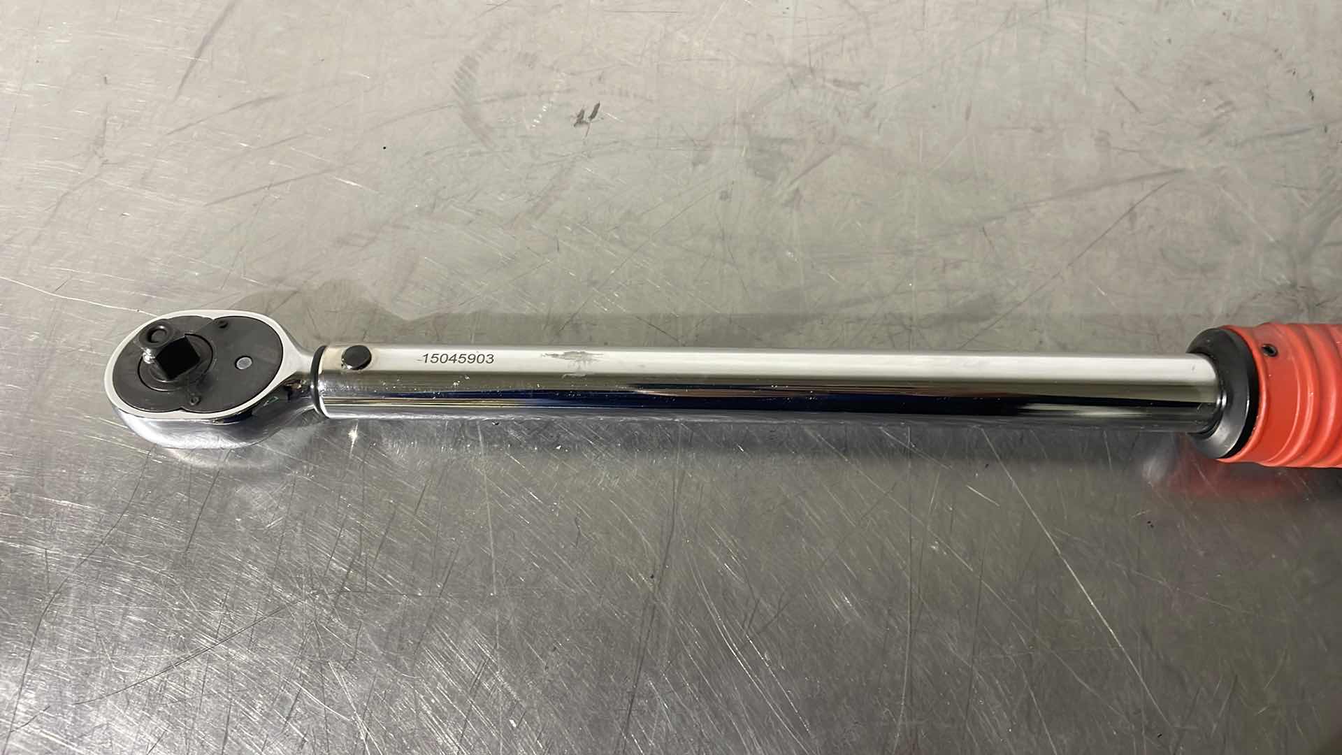 Photo 1 of K TOOL INTERNATIONAL, KTI72149 CLICK TYPE TORQUE WRENCH 3/8 DRIVE 150-750 IN/LBS