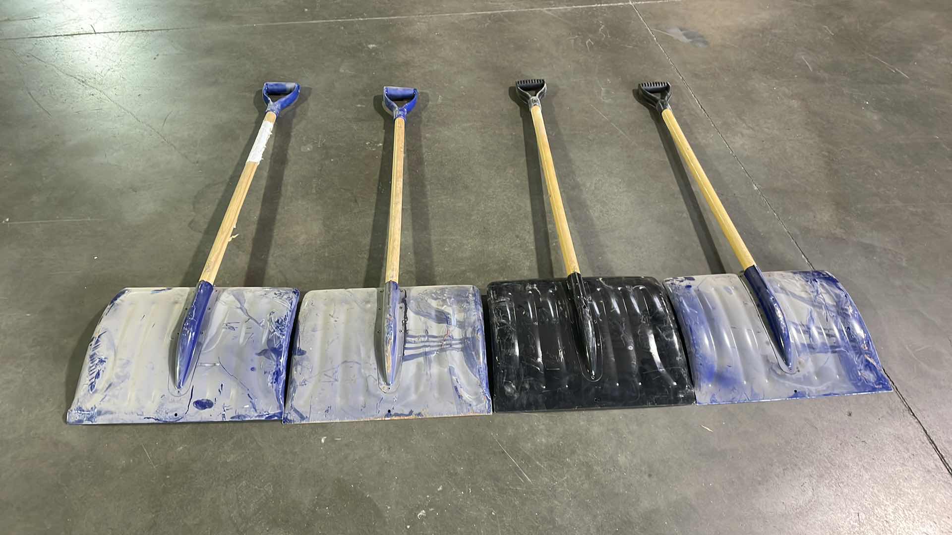 Photo 1 of SNOW SHOVELS (4)