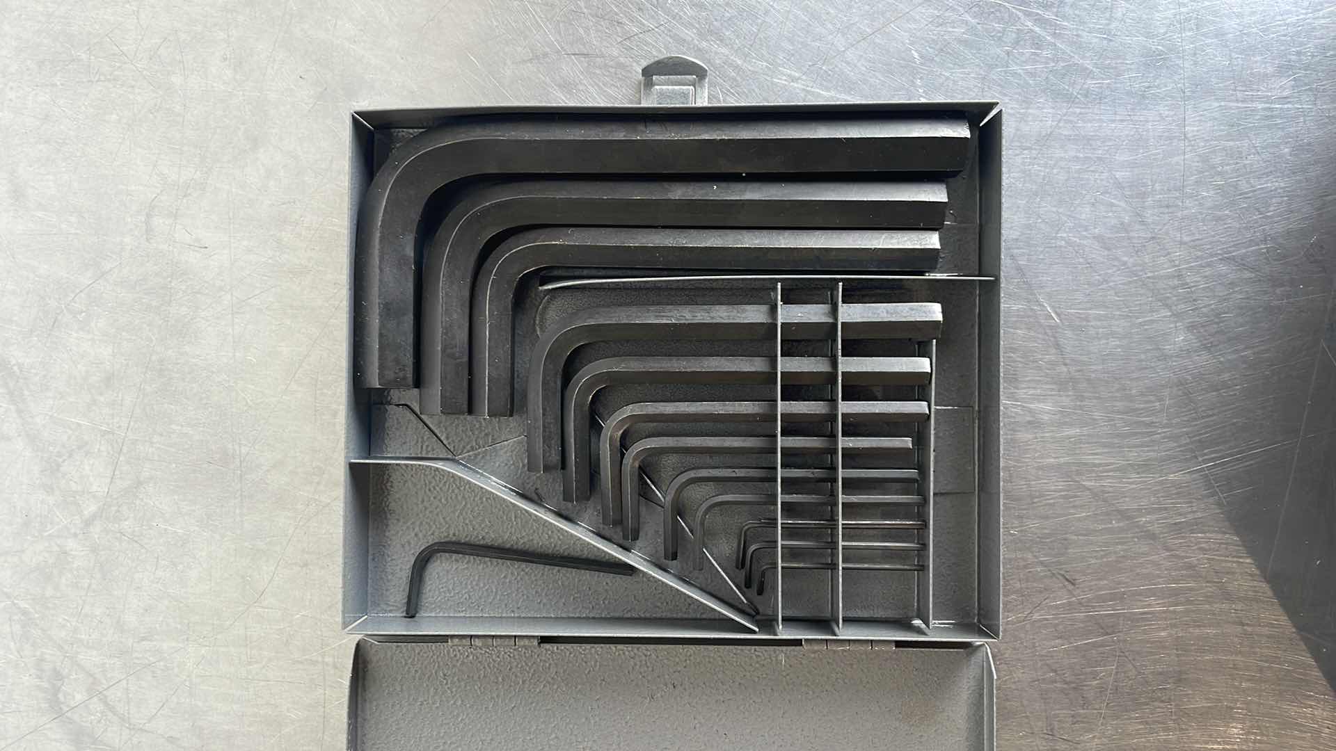 Photo 1 of ALLEN 15PC METRIC SHORT ARM HEX KEY SET