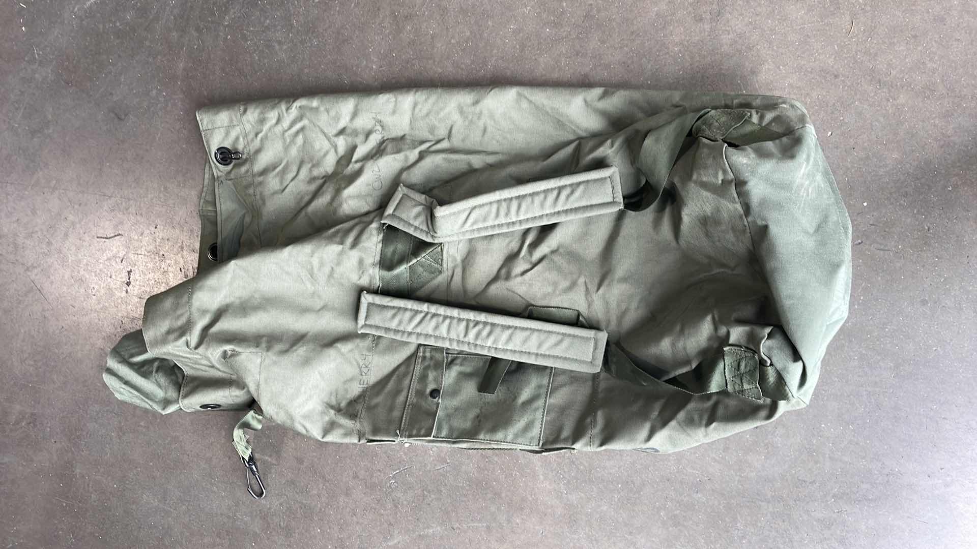 Photo 1 of USED 2-STRAP DUFFLE BAGS USA DURABLE STITCH NYLON GENUINE US MILITARY SUPPLY