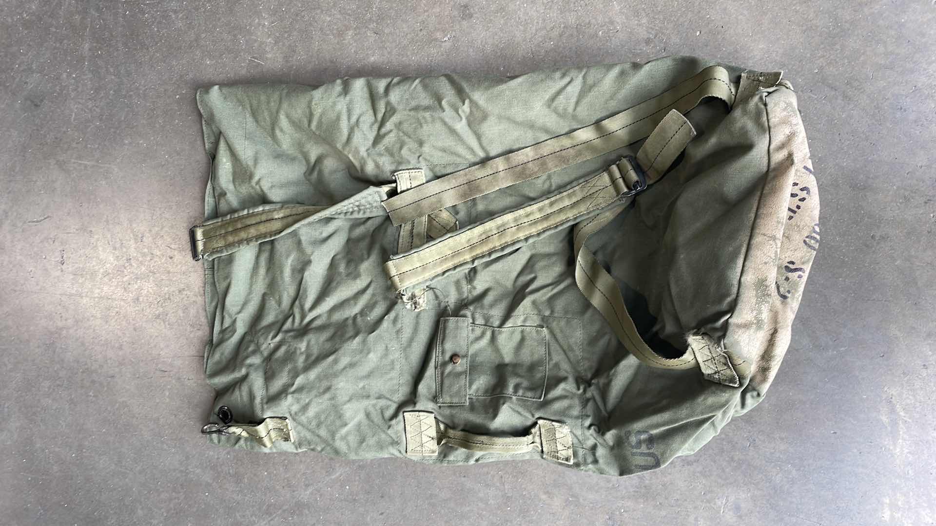 Photo 1 of USED 2-STRAP DUFFLE BAGS USA DURABLE STITCH NYLON GENUINE US MILITARY SUPPLY