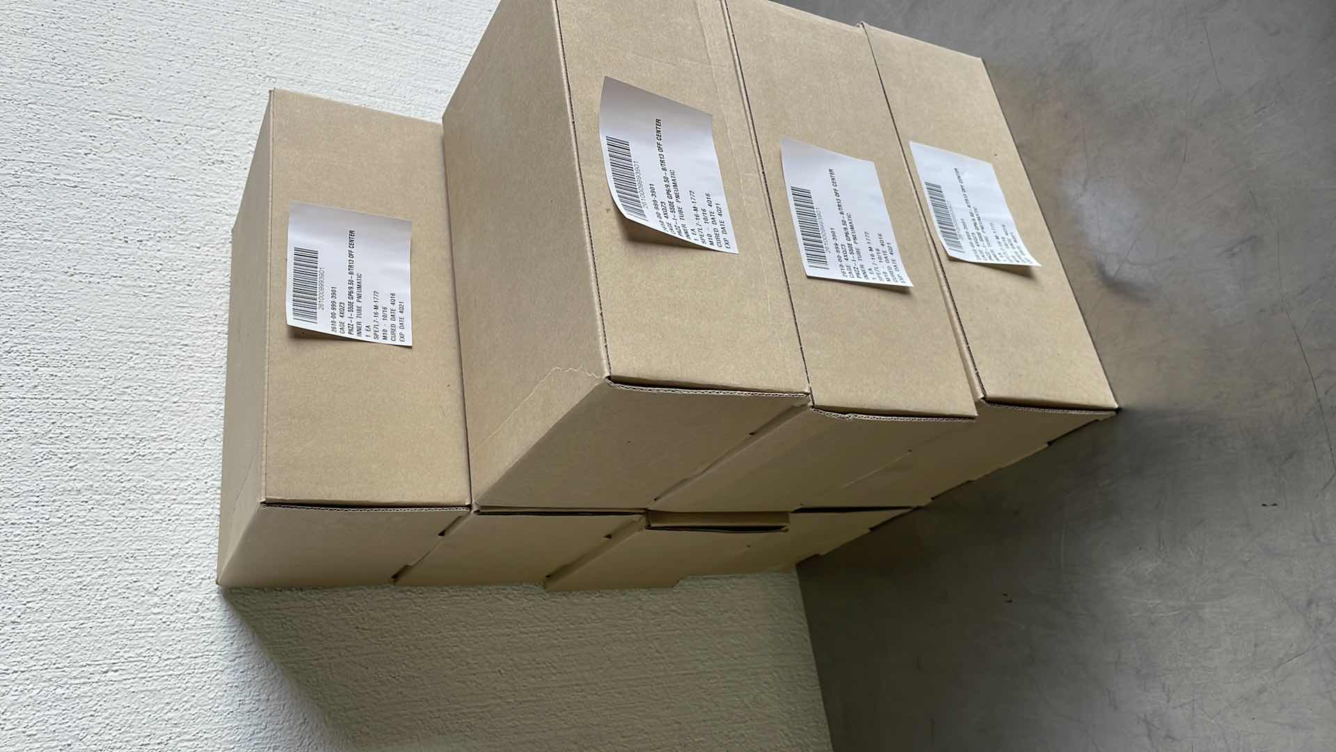 View 2 of INNER TUBE PNEUMATIC GP6/9.50-8/TR13 OFF CENTER (7)