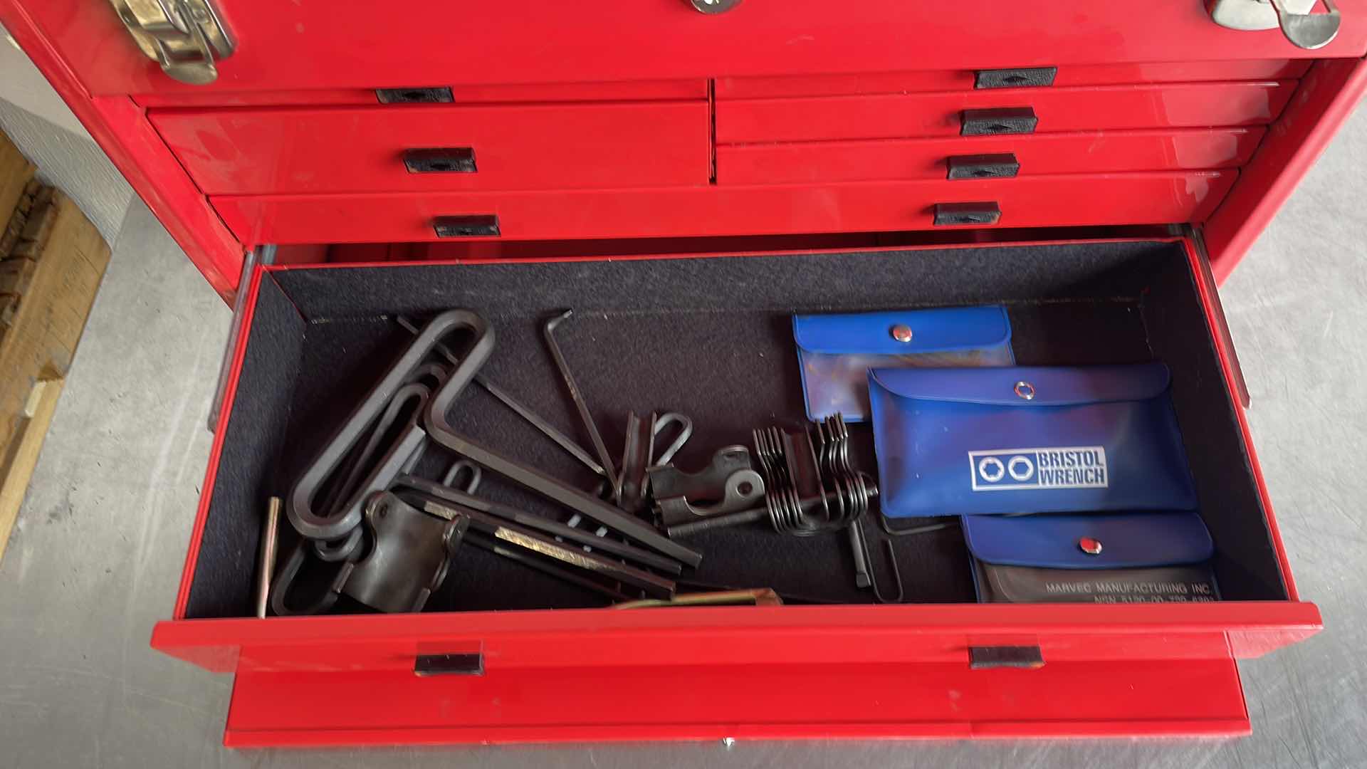Photo 1 of KENNEDY MFG TOOL BOX WITH CONTENTS 20” X 9” H14” MISSING KEYS