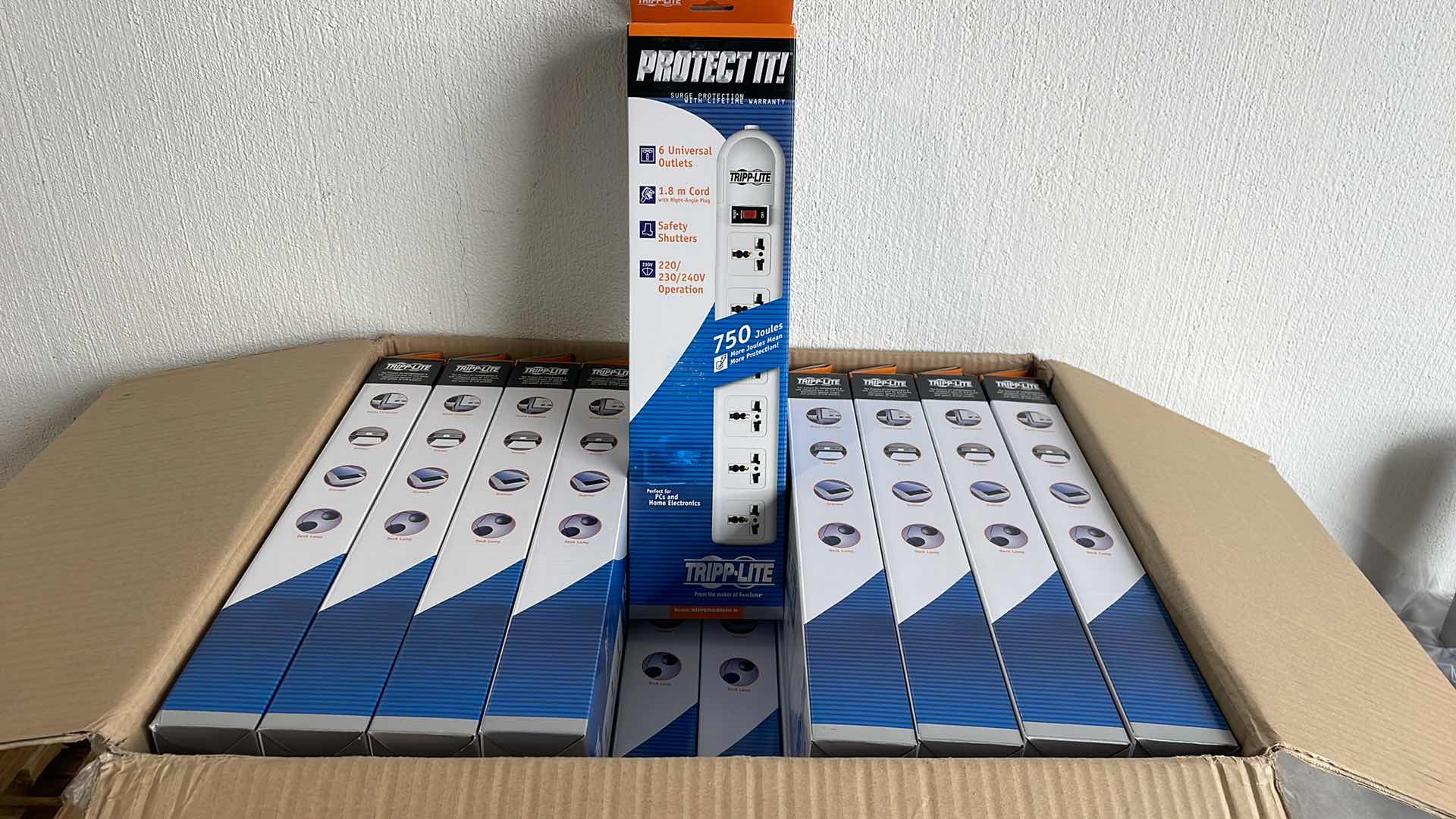 Photo 1 of TRIPP LITE 230V 6-UNIVERSAL OUTLET SURGE PROTECTOR POWER STRIP, 1.8M CORD, BRITISH PLUG (SUPER6OMNI B) (20)