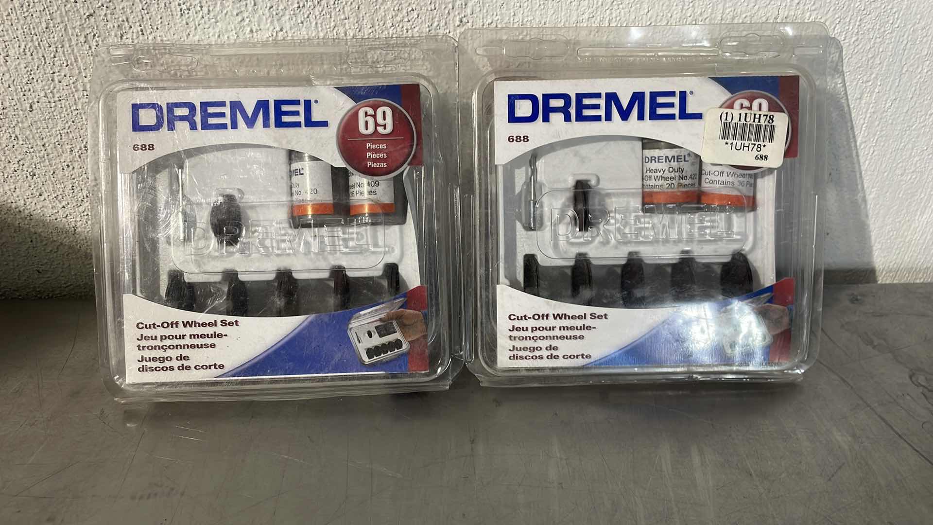 Photo 1 of DREMEL 688 CUT OFF WHEEL SET 69PCS (2)