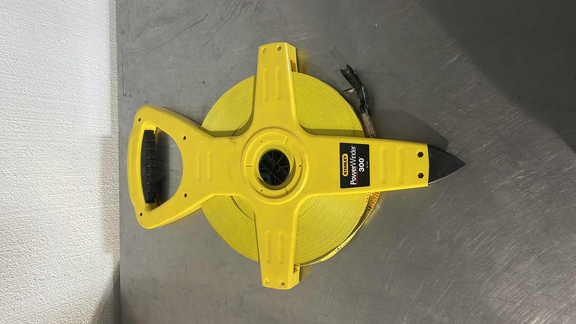 Photo 1 of STANLEY POWER WINDER 300’ MISSING WINDING HANDLE AS IS PARTS ONLY