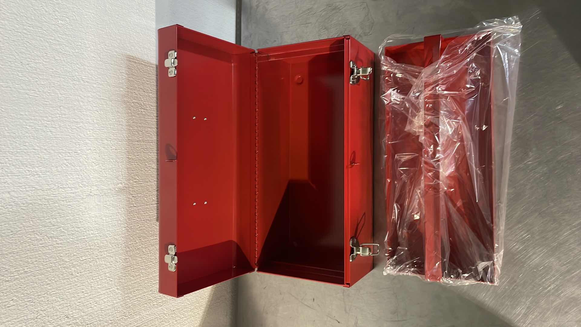 Photo 1 of TOOL BOX LATCHING AND LOCKABLE 14” X 7” H7”