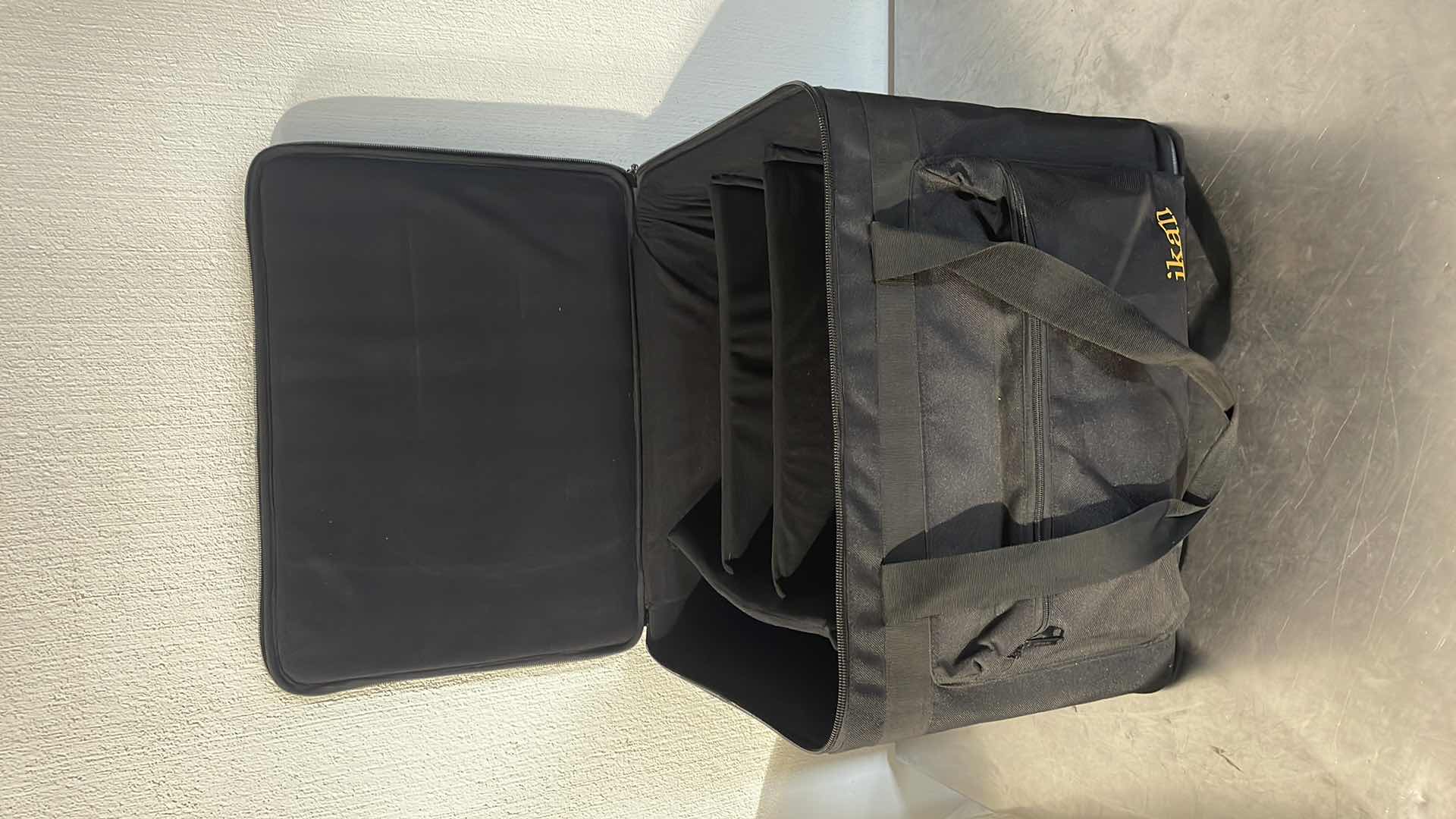 Photo 1 of IKAN SOFT CARRYING CASE 22” X 16” H15”