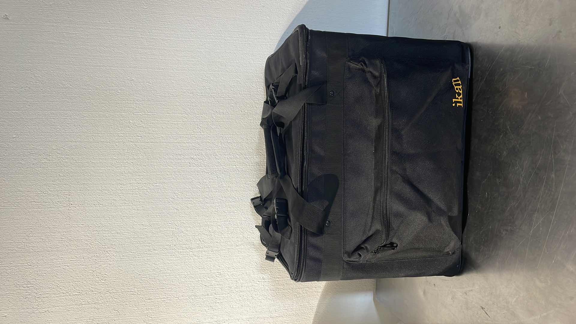 Photo 1 of IKAN SOFT CARRYING CASE 22” X 16” H15”