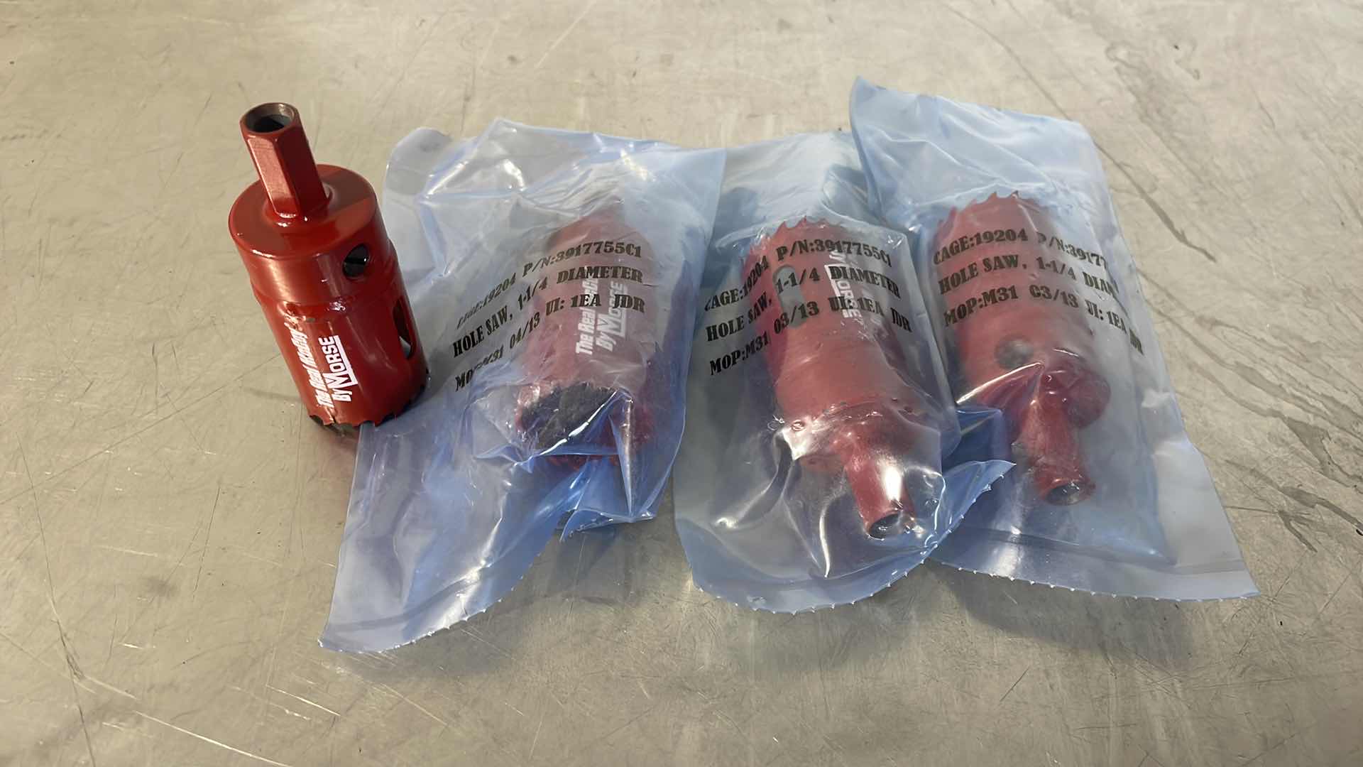 Photo 1 of MORSE TAC20 HOLE SAW, BI-METAL, SAW DIA 1-1/4" 4XJ45 (R) (4)