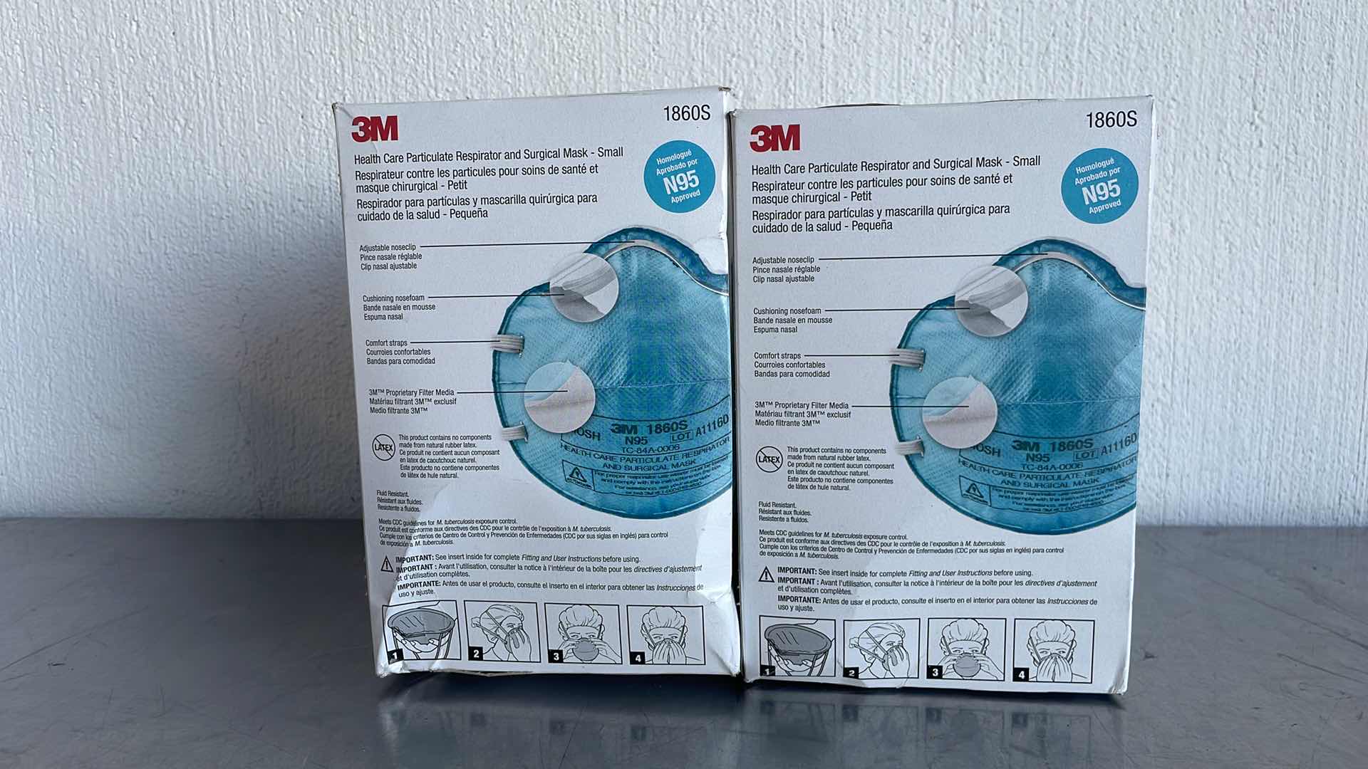 Photo 1 of 3M HEALTH CARE PARTICULATE RESPIRATOR AND SURGICAL MASK - SMALL 1860S (40)