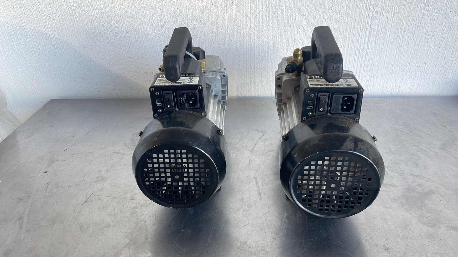 Photo 1 of CPS VP6D PRO-SET 2-STAGE VACUUM PUMP NOT WORKING PARTS ONLY SOLD AS IS (2)