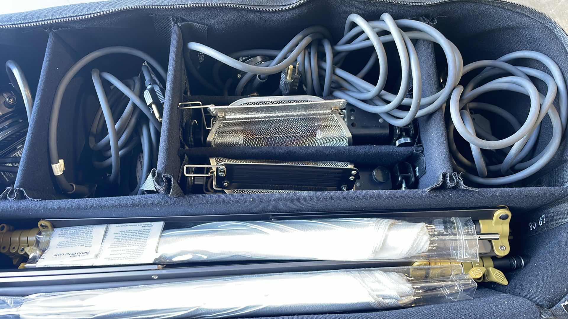 Photo 1 of LOWELL LIGHT SET PRO LIGHT SOFT CASE