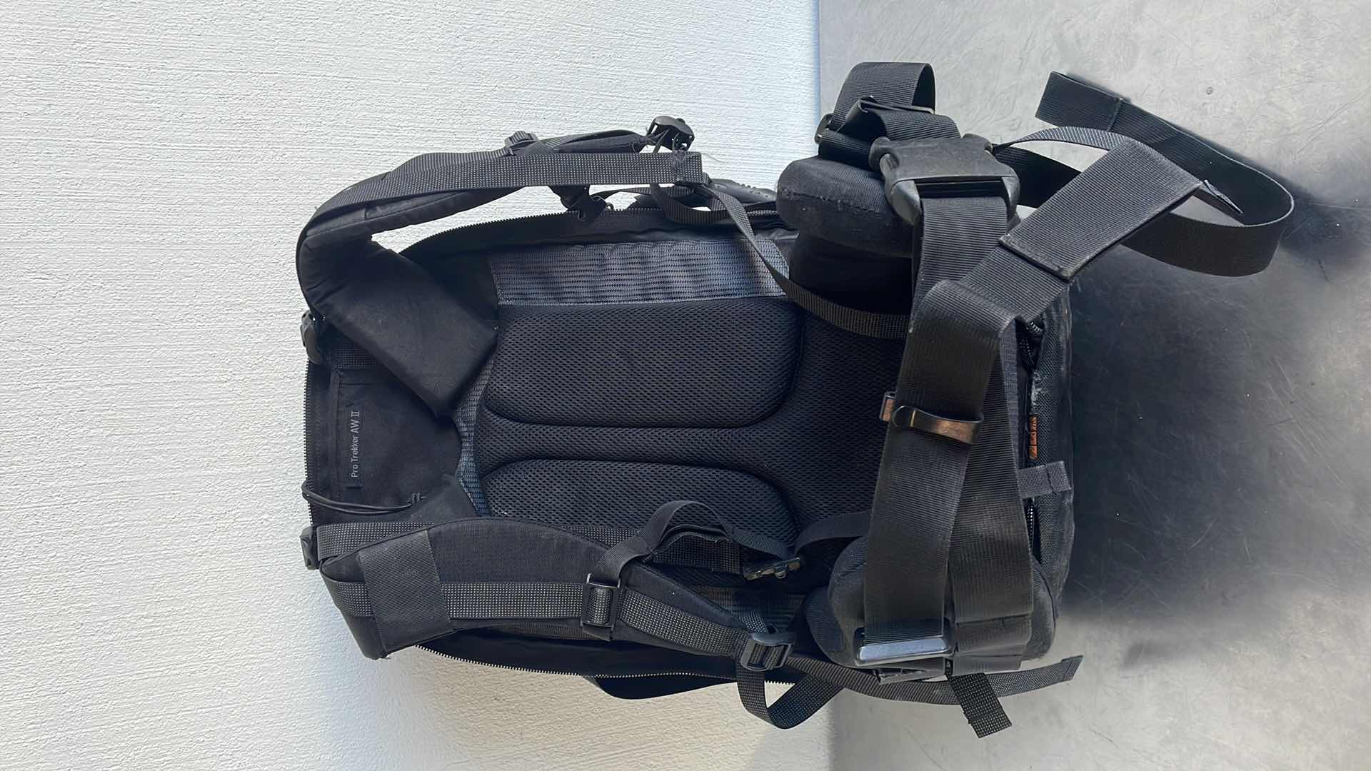 Photo 1 of LOWEPRO PRO TREKKER AW II LARGE BACKPACK