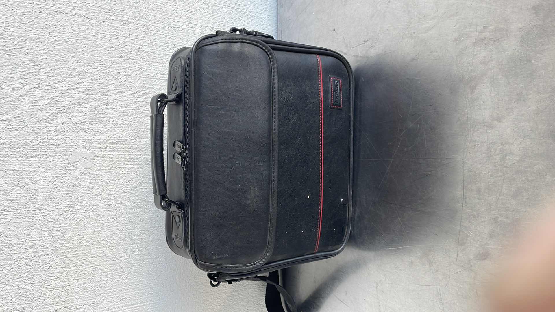 Photo 1 of KODAK DC260 ZOOM CAMERA WITH CASE