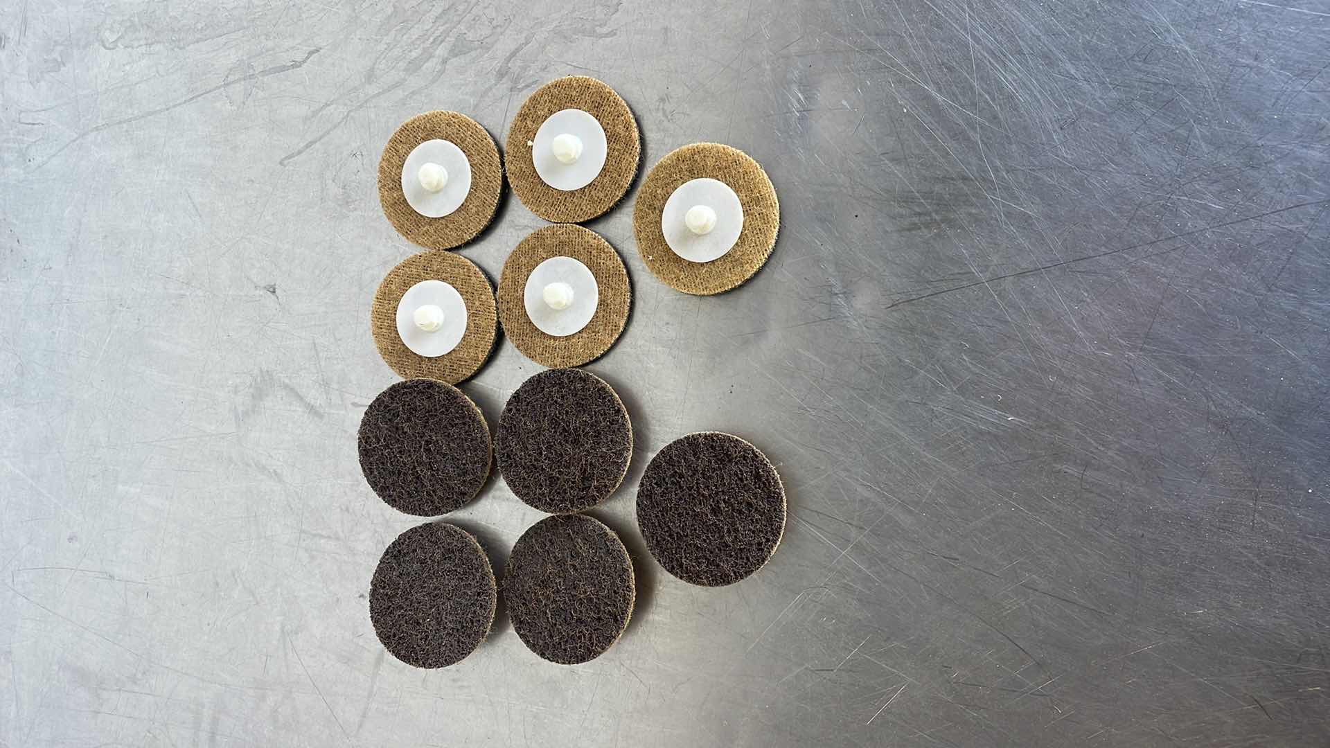 Photo 1 of 2” SANDING DISCS (10)