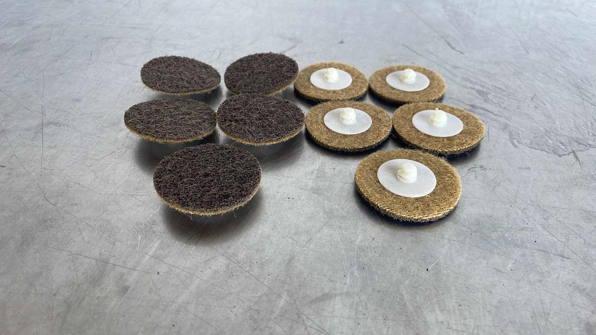 Photo 2 of 2” SANDING DISCS (10)