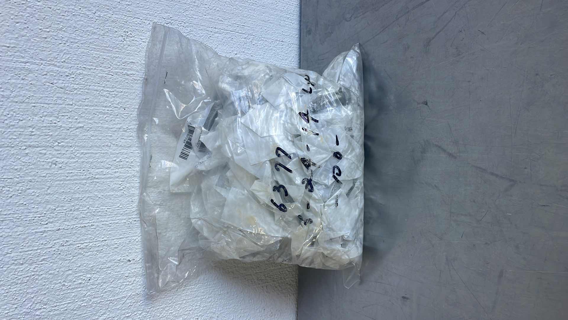 Photo 1 of (100) 3/8"-16 X 1-1/2" GRADE 8 HEX HEAD CAP SCREW BOLT CADMIUM WHITE PLATED