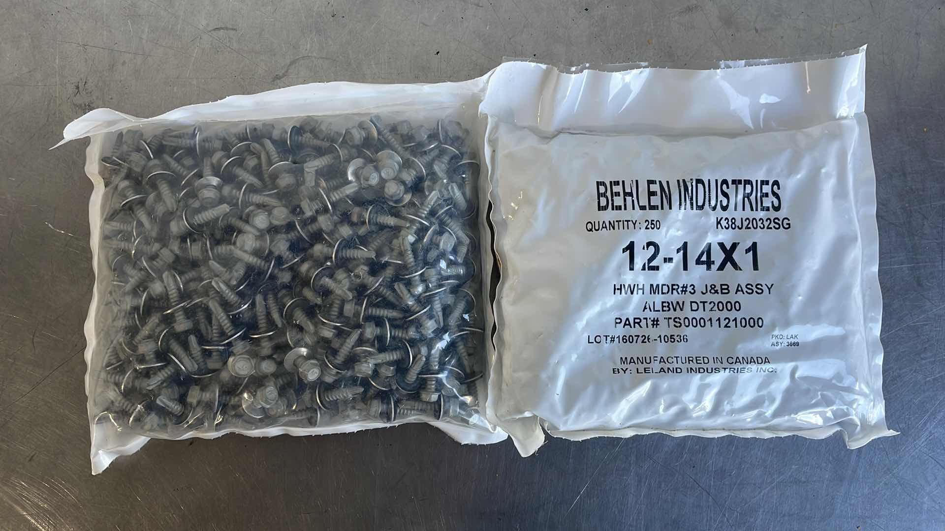 Photo 1 of #12-14 X 1-1/2" EXTERNAL HEX WASHER HEAD ROOFING DRILL POINT SCREW (500)