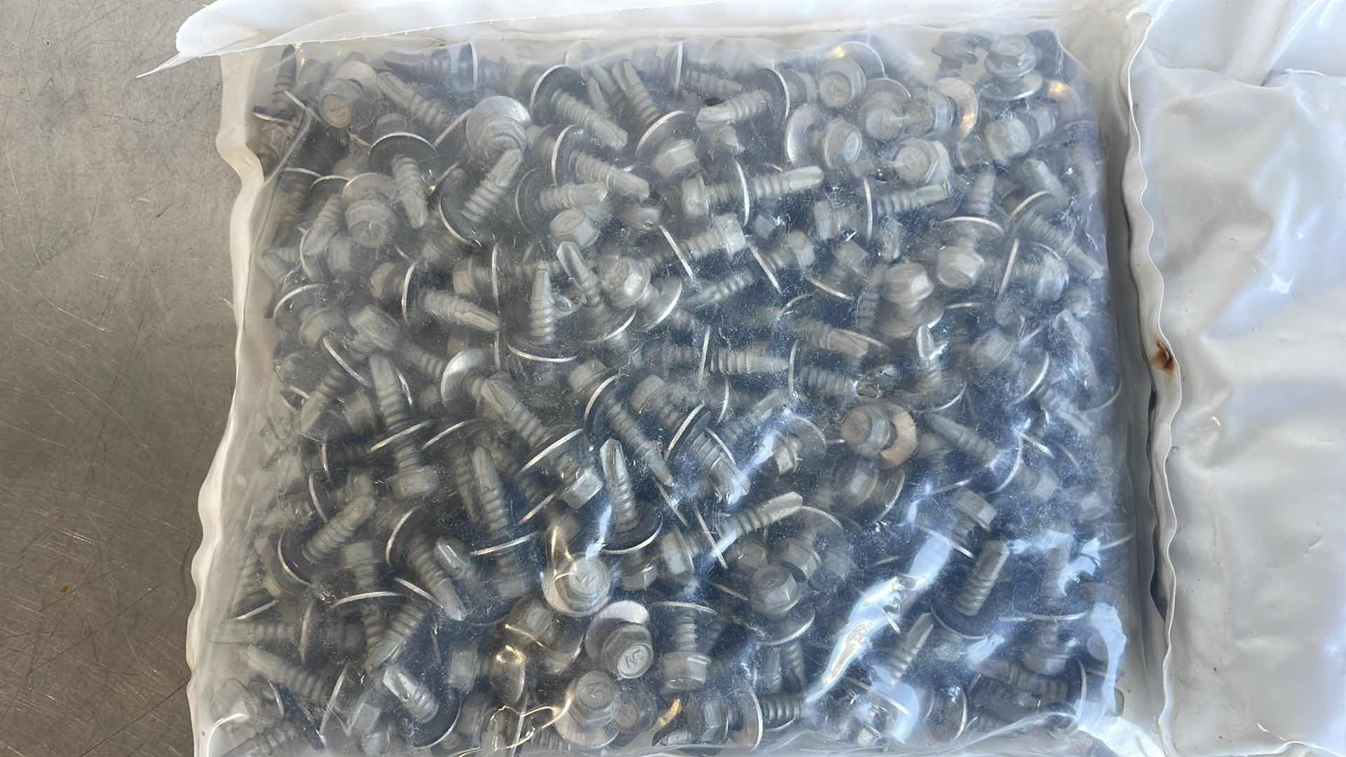 Photo 1 of #12-14 X 1-1/2" EXTERNAL HEX WASHER HEAD ROOFING DRILL POINT SCREW (500)