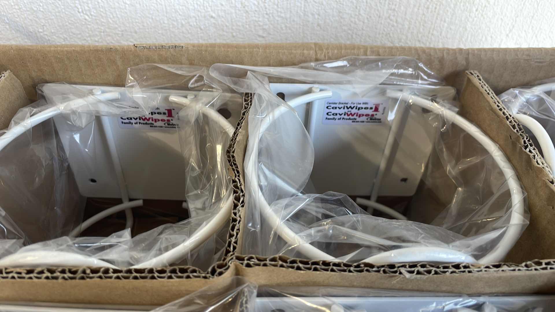 Photo 1 of METREX CAVIWIPE CANISTER WALL BRACKET 13-1175 (11)