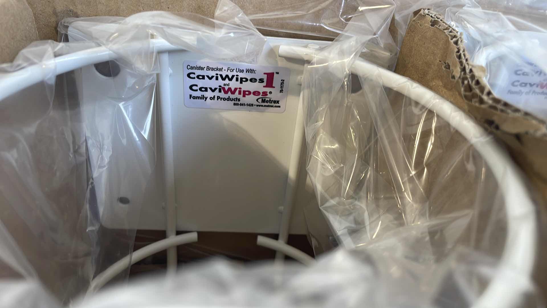 Photo 1 of METREX CAVIWIPE CANISTER WALL BRACKET 13-1175 (12)