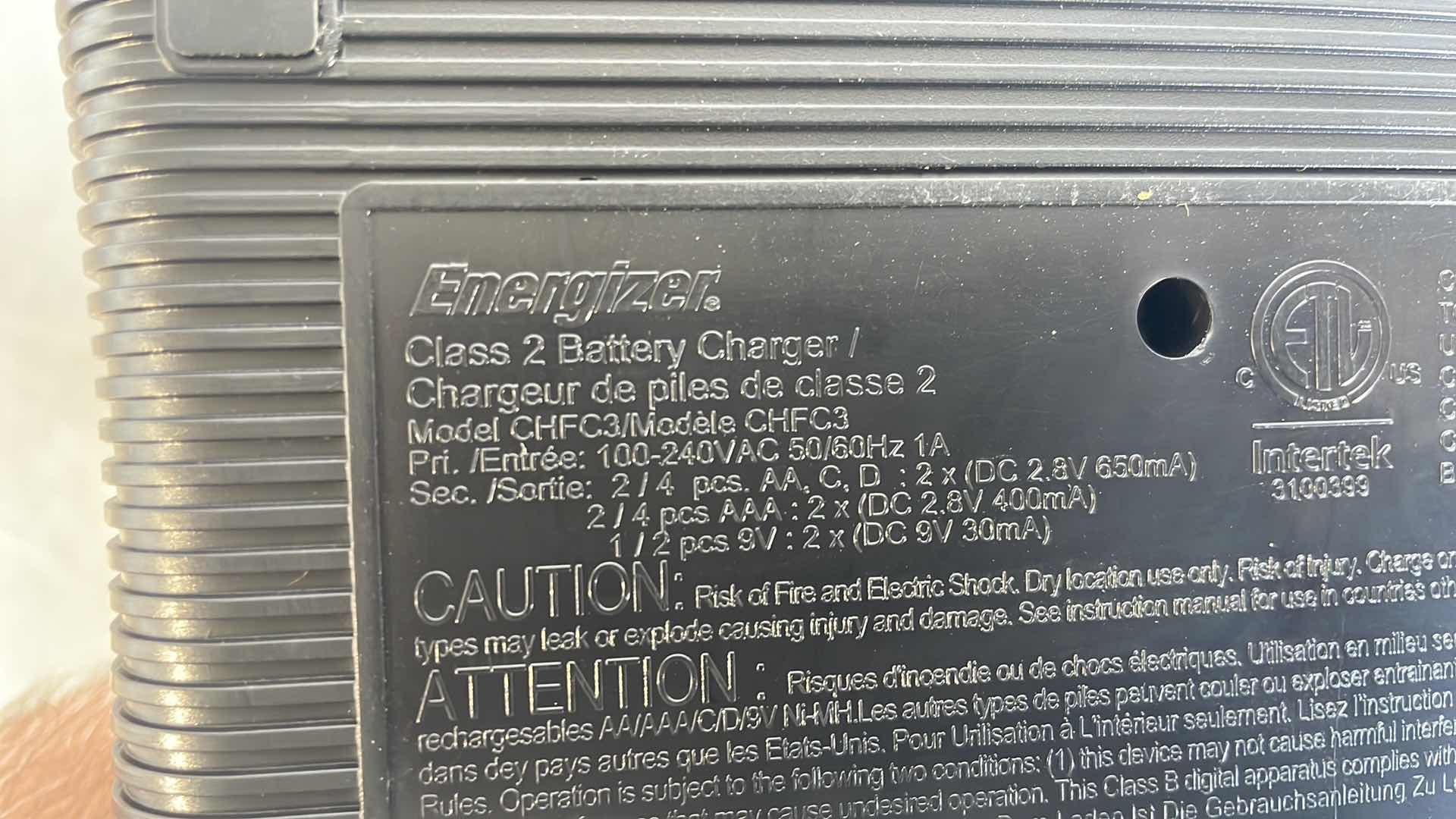 Photo 1 of ENERGIZER NIMH UNIVERSAL BATTERY CHARGER MODEL CHFC3 (5)