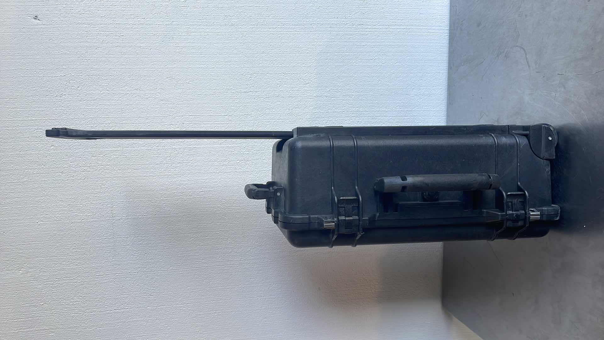 Photo 1 of PELICAN 9450B REMOTE AREA LED LIGHTING SYSTEM