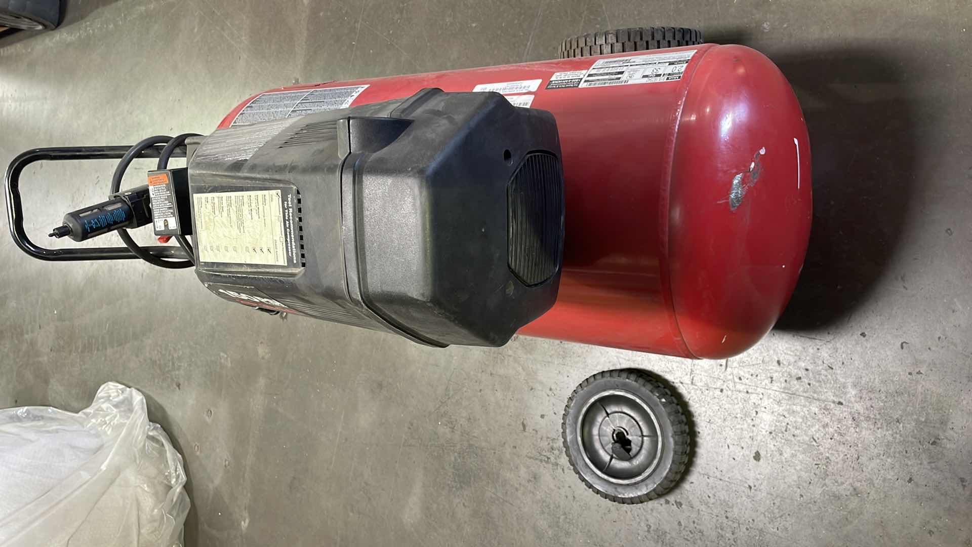 Photo 1 of CRAFTSMAN 33GALLON AIR COMPRESSOR 2HP 150PSI