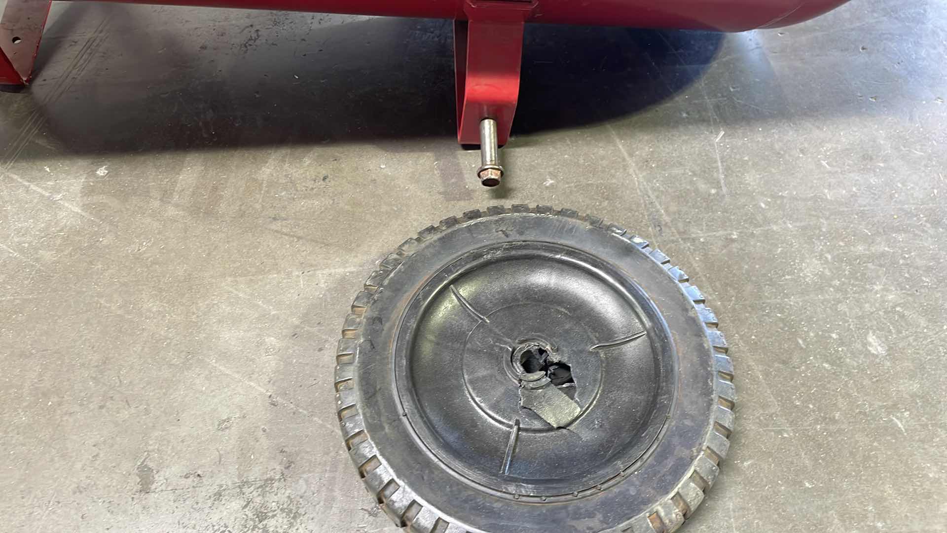 Photo 1 of CRAFTSMAN 33GALLON AIR COMPRESSOR 2HP 150PSI