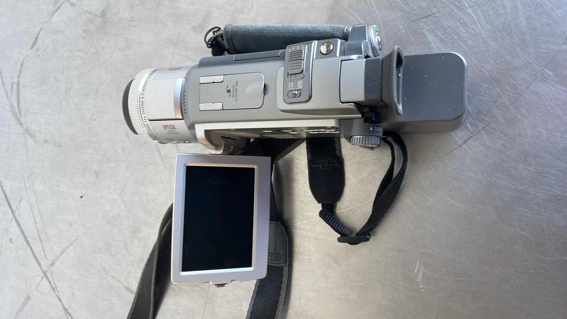 Photo 1 of CANON DIGITAL VIDEO CAMCORDER NTSC OPTURA XI