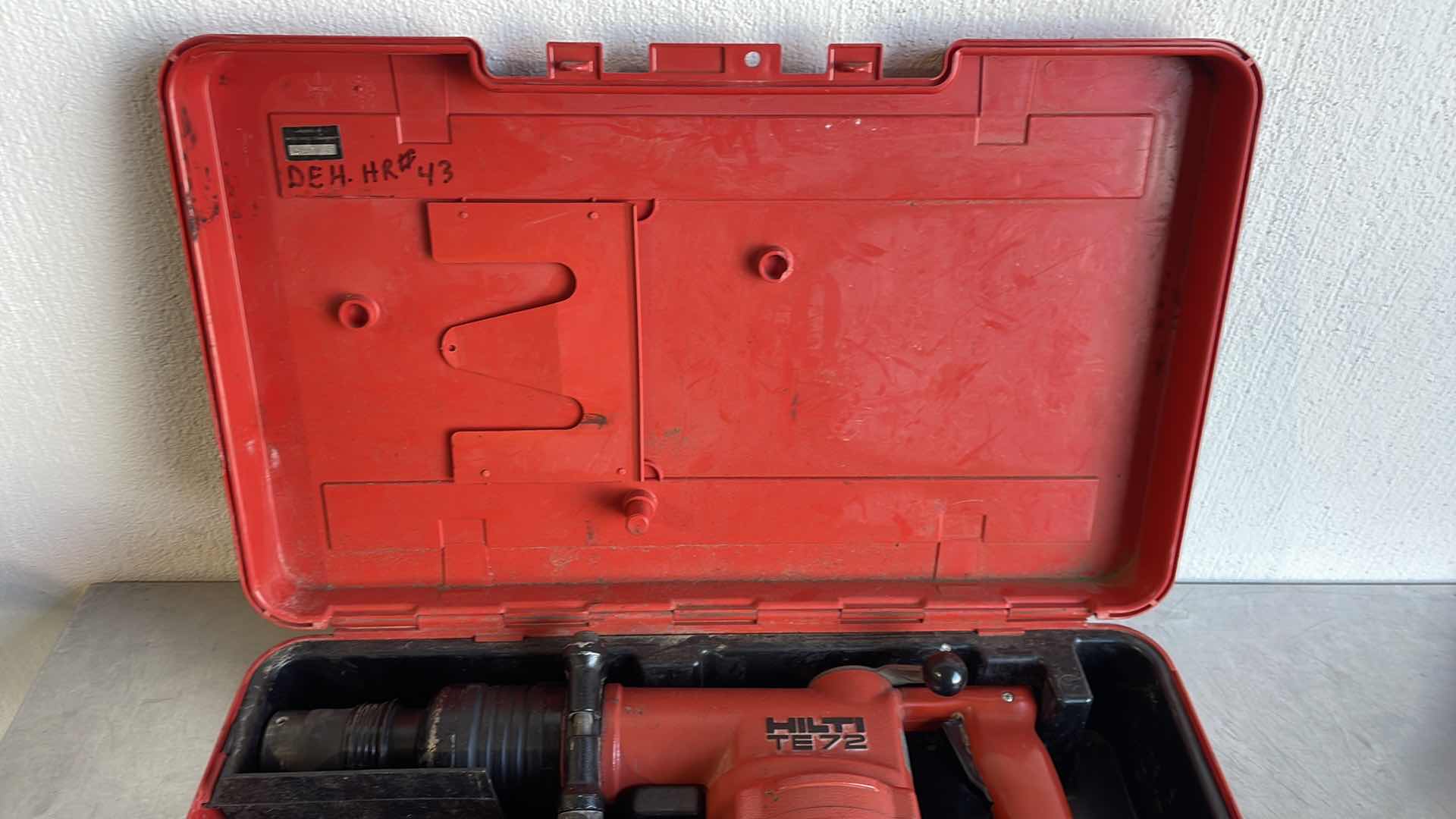 Photo 1 of HILTI TE72 ROTARY HAMMER DRILL - RED CASE