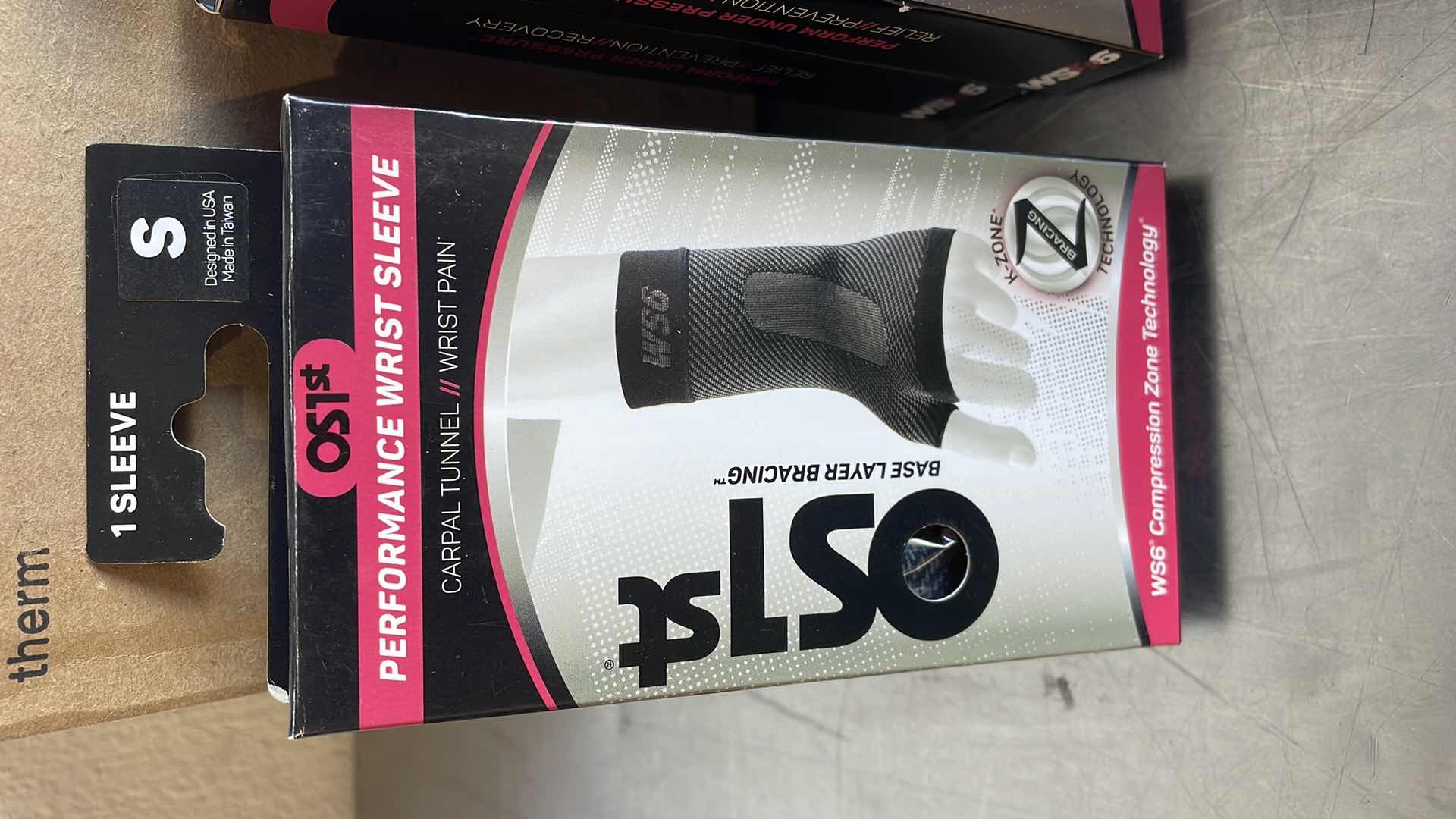 Photo 1 of OS1ST WS6 PERFORMANCE COMPRESSION WRIST SLEEVE CARPAL TUNNEL WRIST PAIN 32 SIZE XL, 1 SMALL